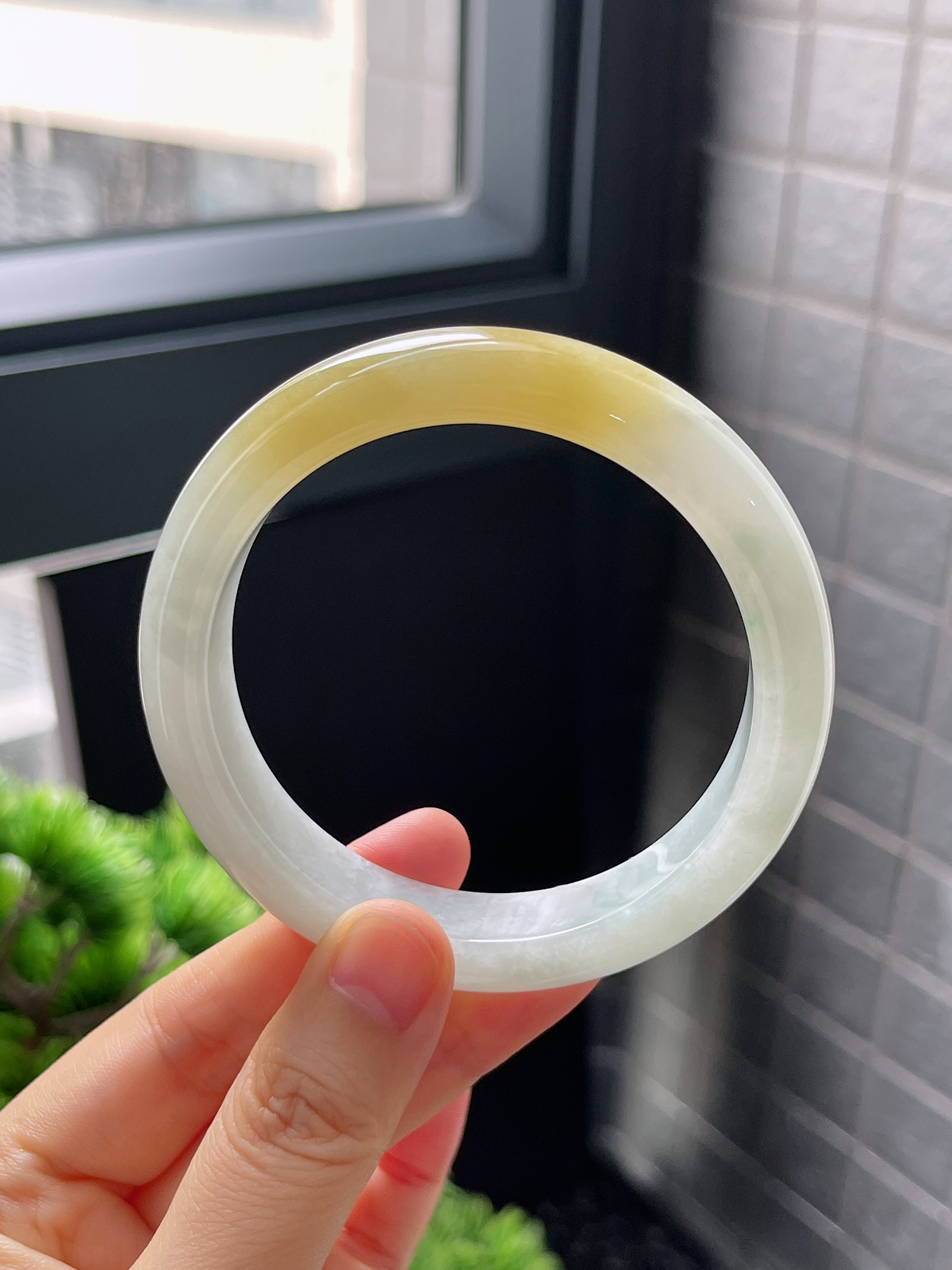 圈口57.6，冰糯浅黄色翡翠正圈手镯