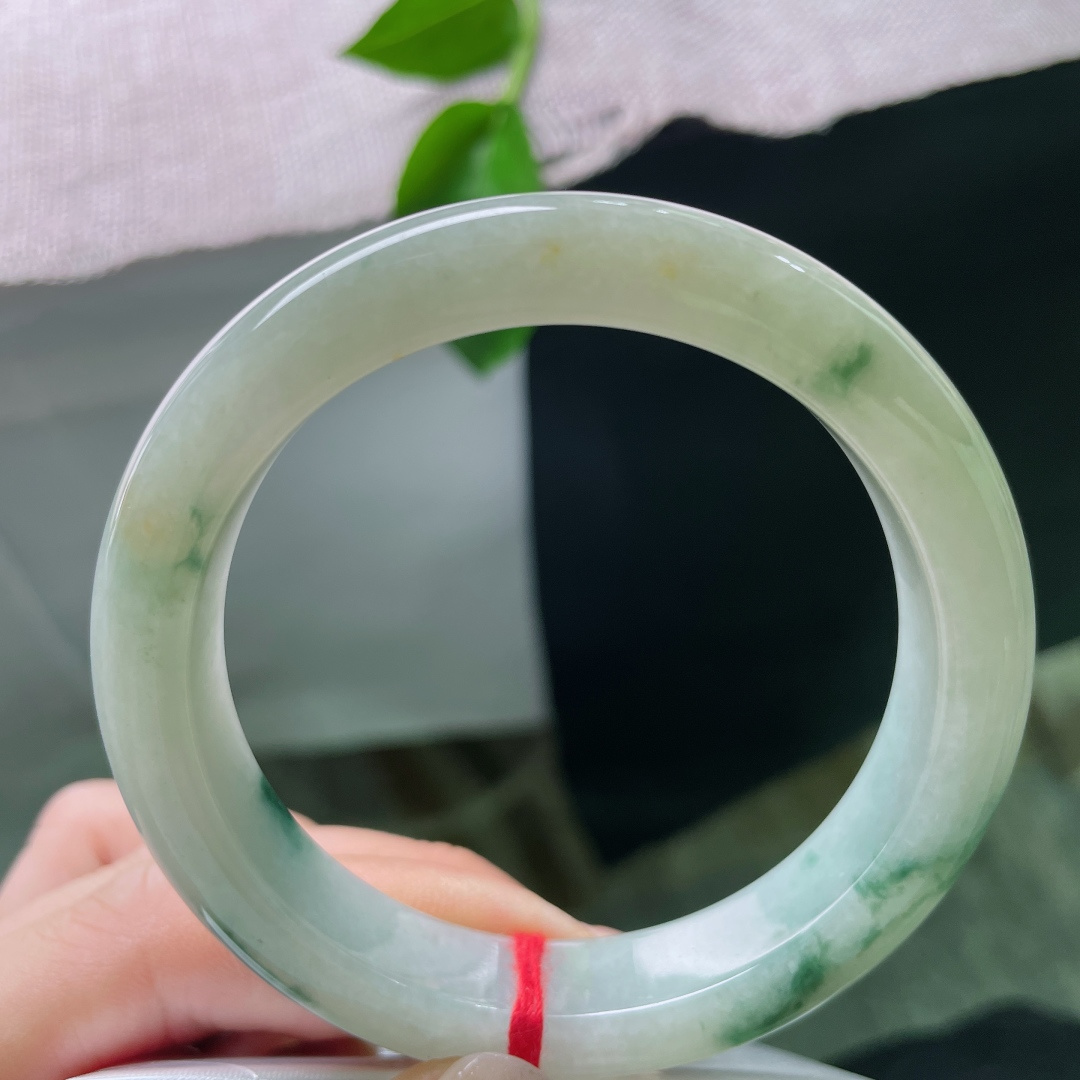 56.8/11.8/8.0，飘花正圈，水润，细腻，优雅，甜美，灵动雅致，撒金，一点棉纹，ss51330a