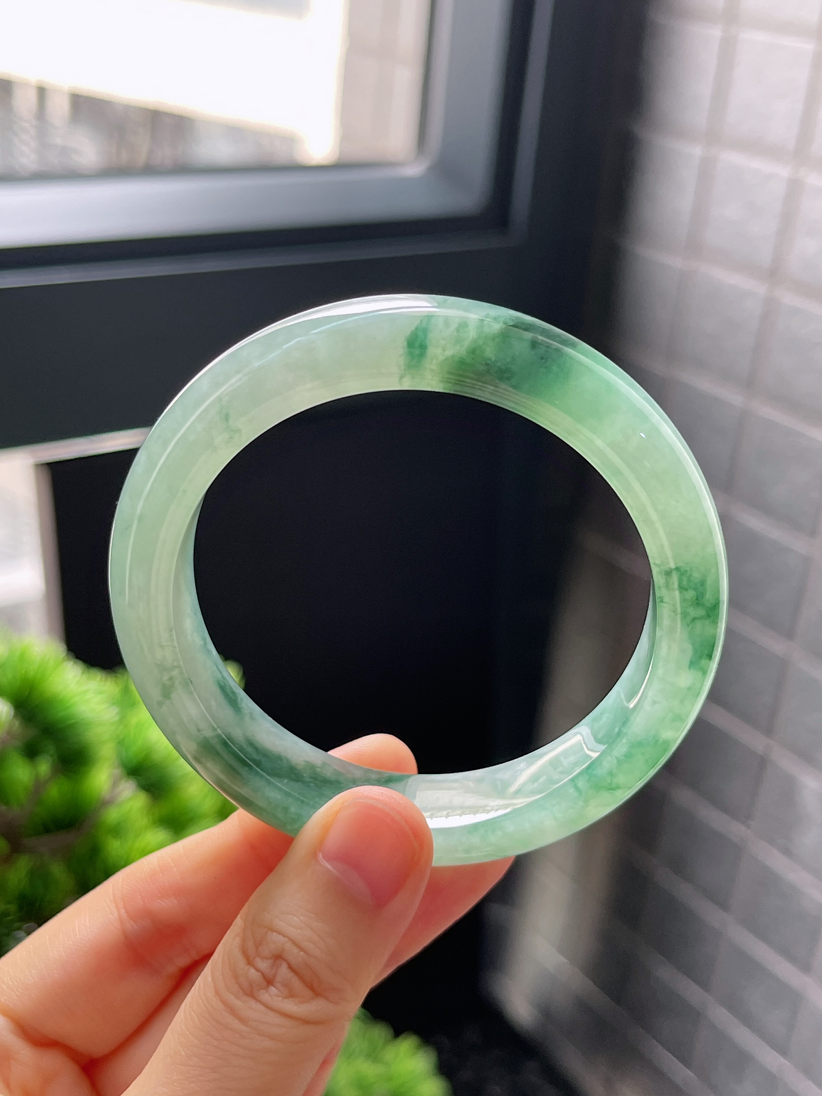 圈口54.7，冰糯飘花翡翠正圈手镯