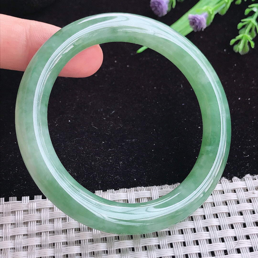 实拍A货翡翠54/9.3/9.5老坑冰胶冰晴满绿圆条手镯玉手镯女款平安镯