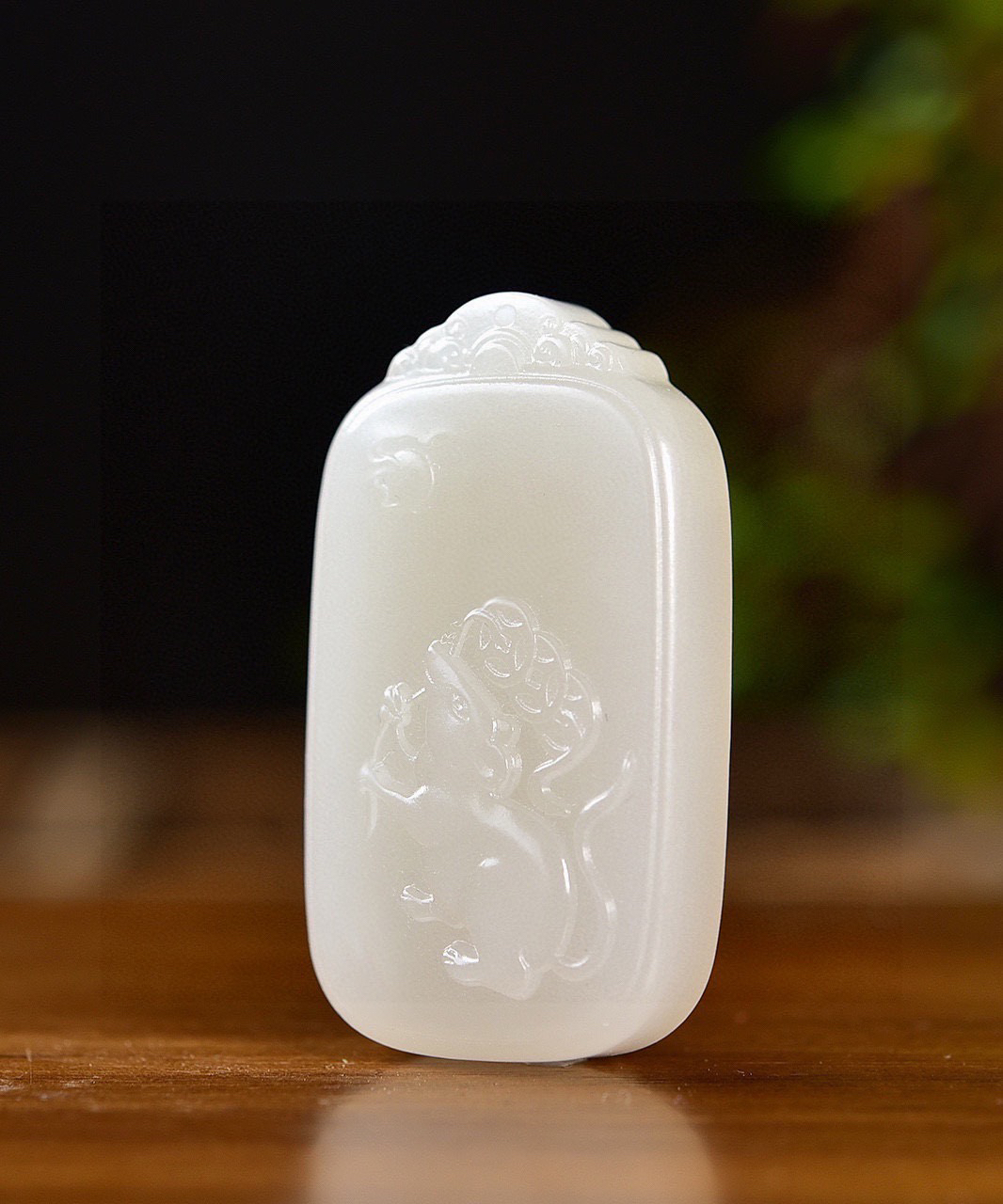 天然和田玉.紫粉.生肖鼠.鼠你有财.玉牌.玉质油润.雕琢精美.聪明灵巧.坚韧不拔.有很强的生存能力.