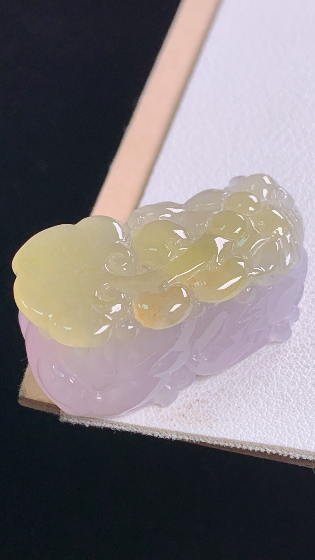 黄翡貔貅 天然黄翡，雕工精细，霸气， 尺寸:34.3-17.8-16.1mm 29