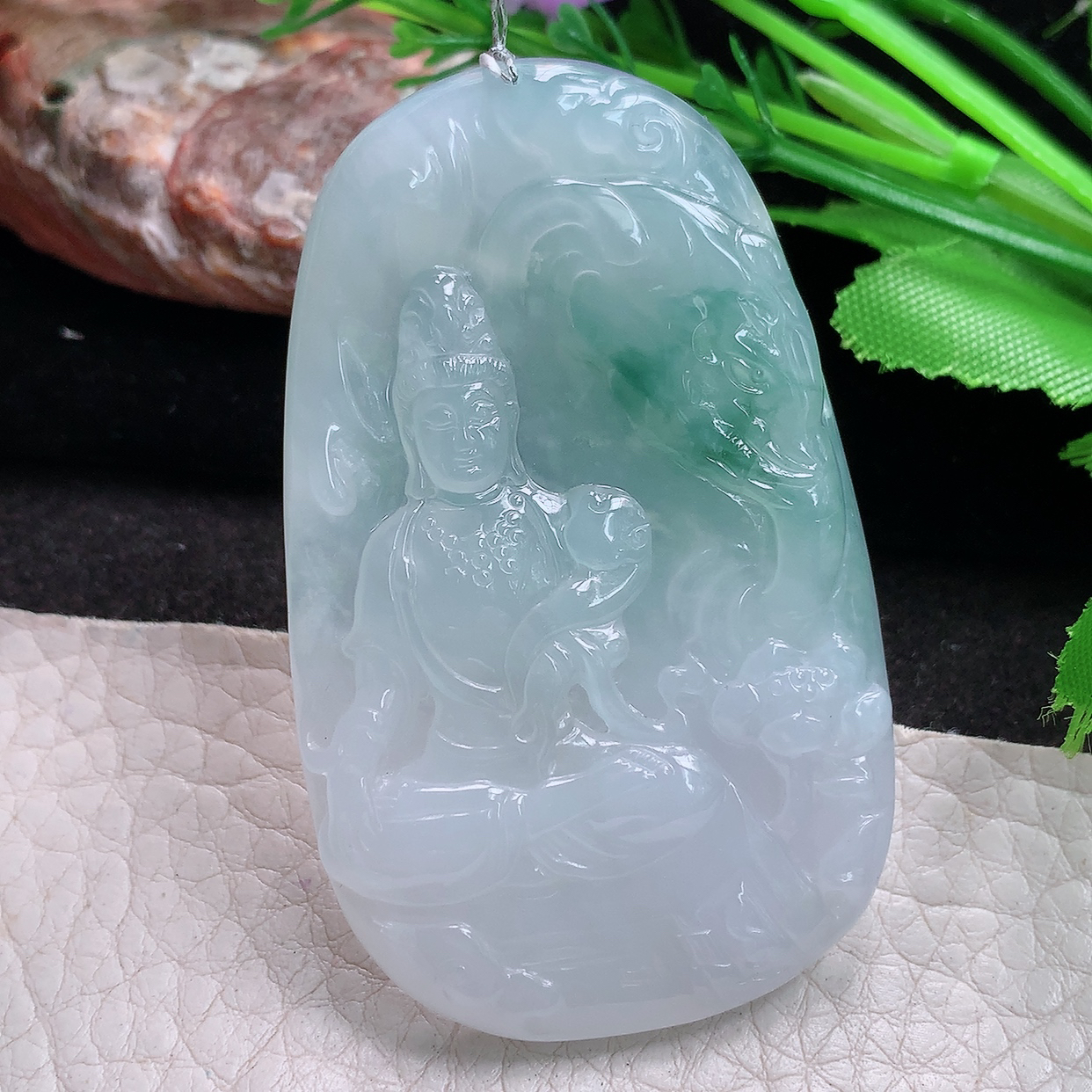 qxm实拍61.2*37.6*5.8天然缅甸翡翠a货冰飘花普贤菩萨 生肖守护神玉吊坠