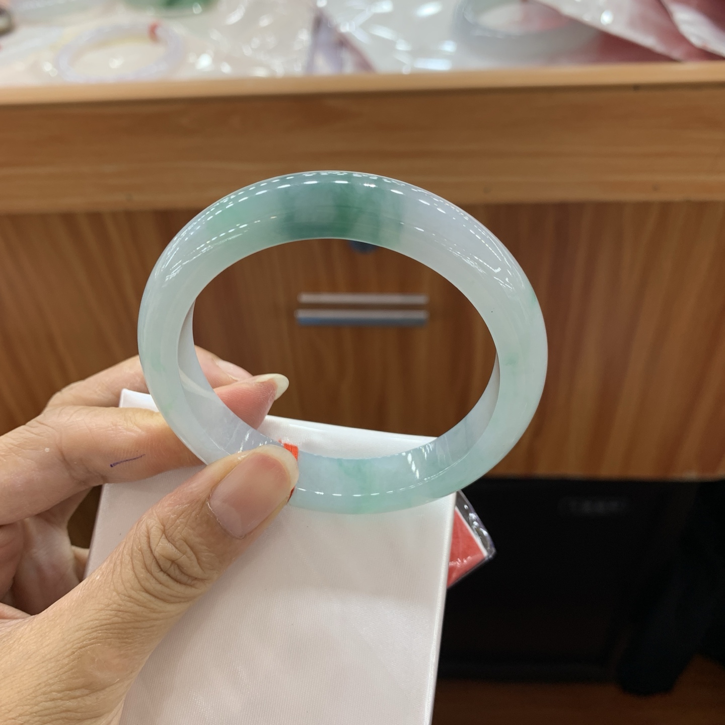 060105MMJ 飘花正圈翡翠手镯 57-11.4-8.4