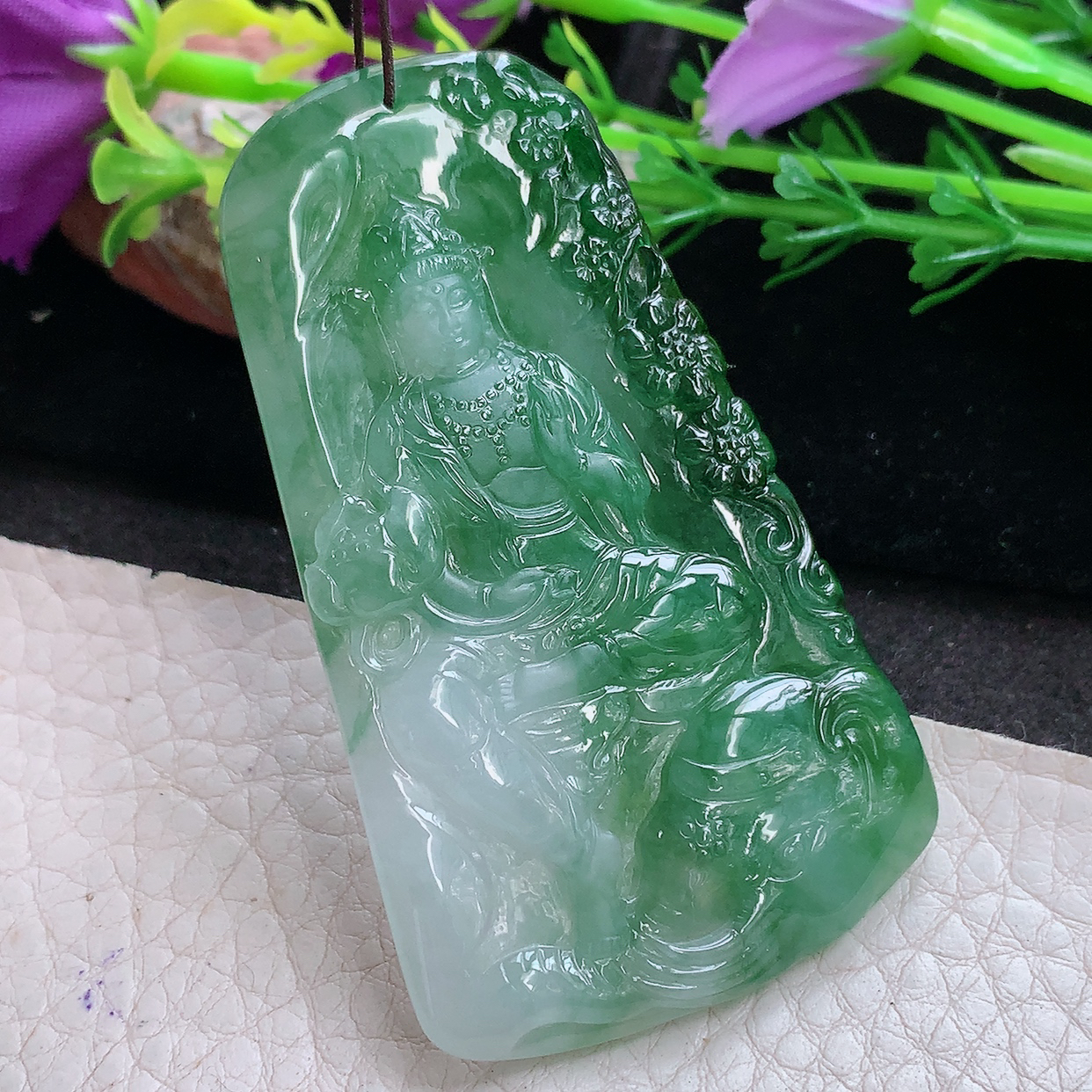 lz实拍65*38*5.6天然缅甸翡翠冰飘花普贤菩萨 生肖守护神玉吊坠 玉挂件