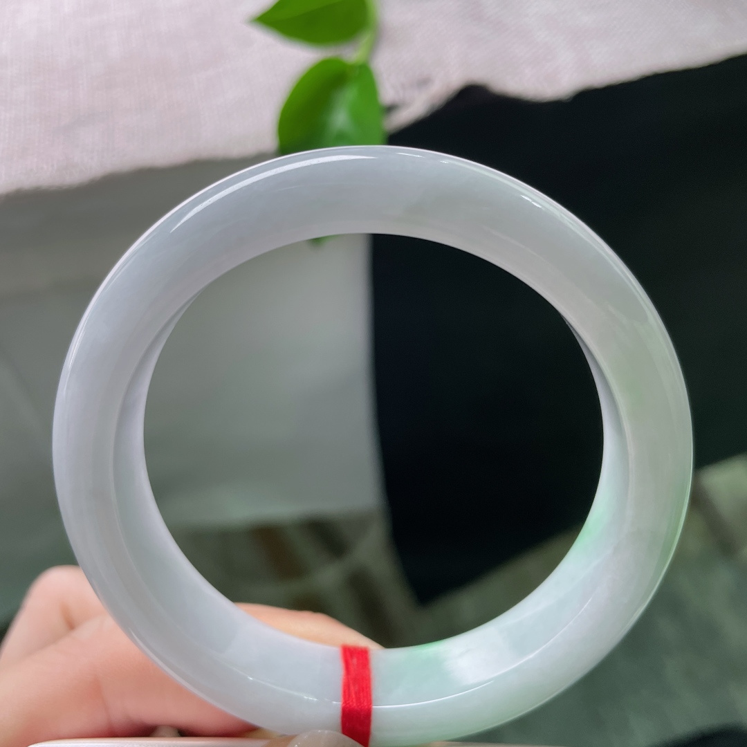 57.5/12.9/8，白底青正圈，水润，底妆细腻干净，温婉贤淑，有纹不影响佩戴，ss53852a