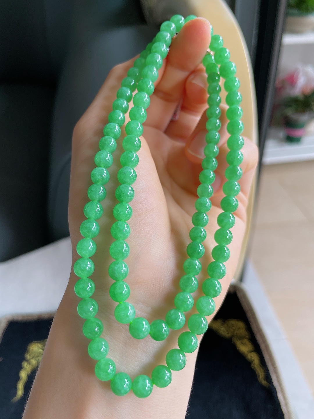 天然翡翠A货，冰满绿珠链，尺寸：6mm92颗。【编4241】