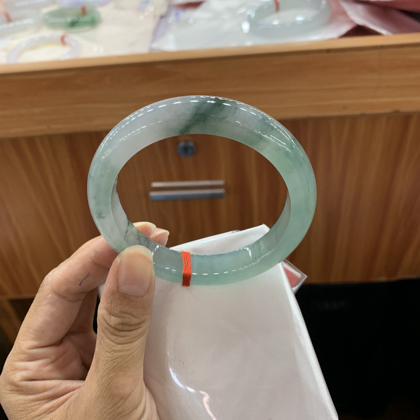 060118MMJ 飘花正圈翡翠手镯 59-11.6-9
