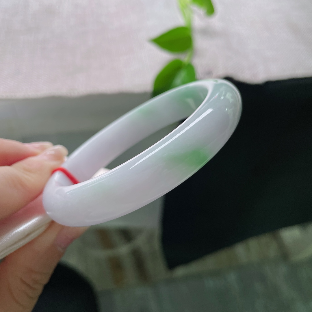 58.7/12.3/8，白底青正圈，淡春彩，柔美动人，水润，细腻，有纹，ss53831a