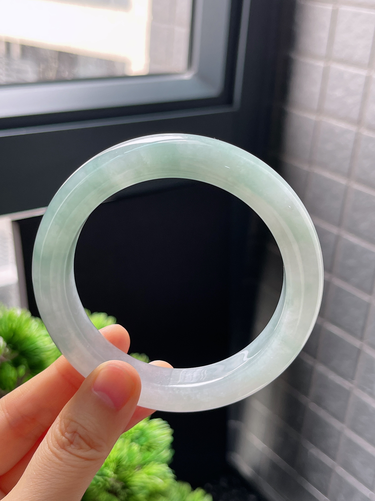 圈口60.5，冰糯浅绿色厚装翡翠正圈手镯，大圈口福利 端庄大气