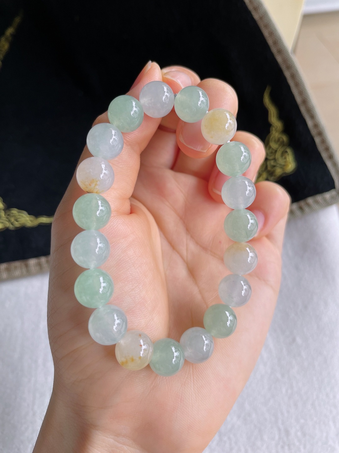 天然翡翠A货，冰三彩手串，尺寸：10mm。【编4217】