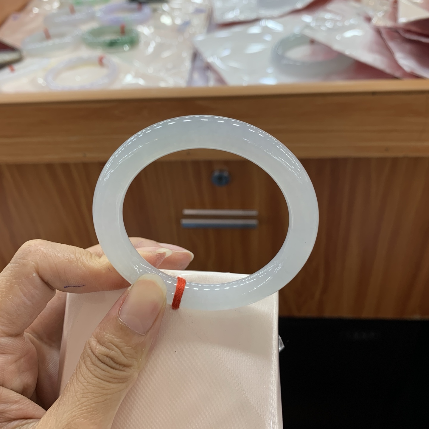 060111MMJ 冰底色圆条翡翠手镯 52.8-8.8-8.9