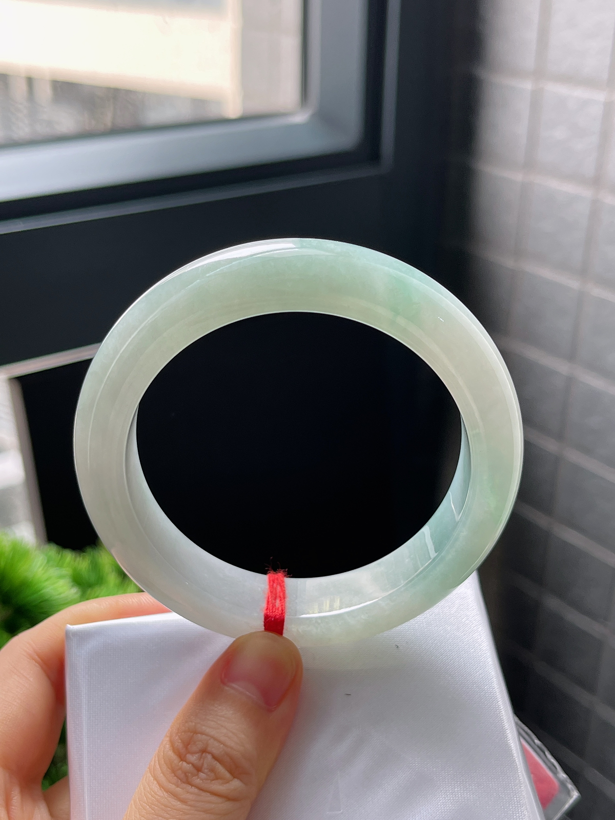 圈口54.8，糯化浅蓝绿色翡翠正圈手镯