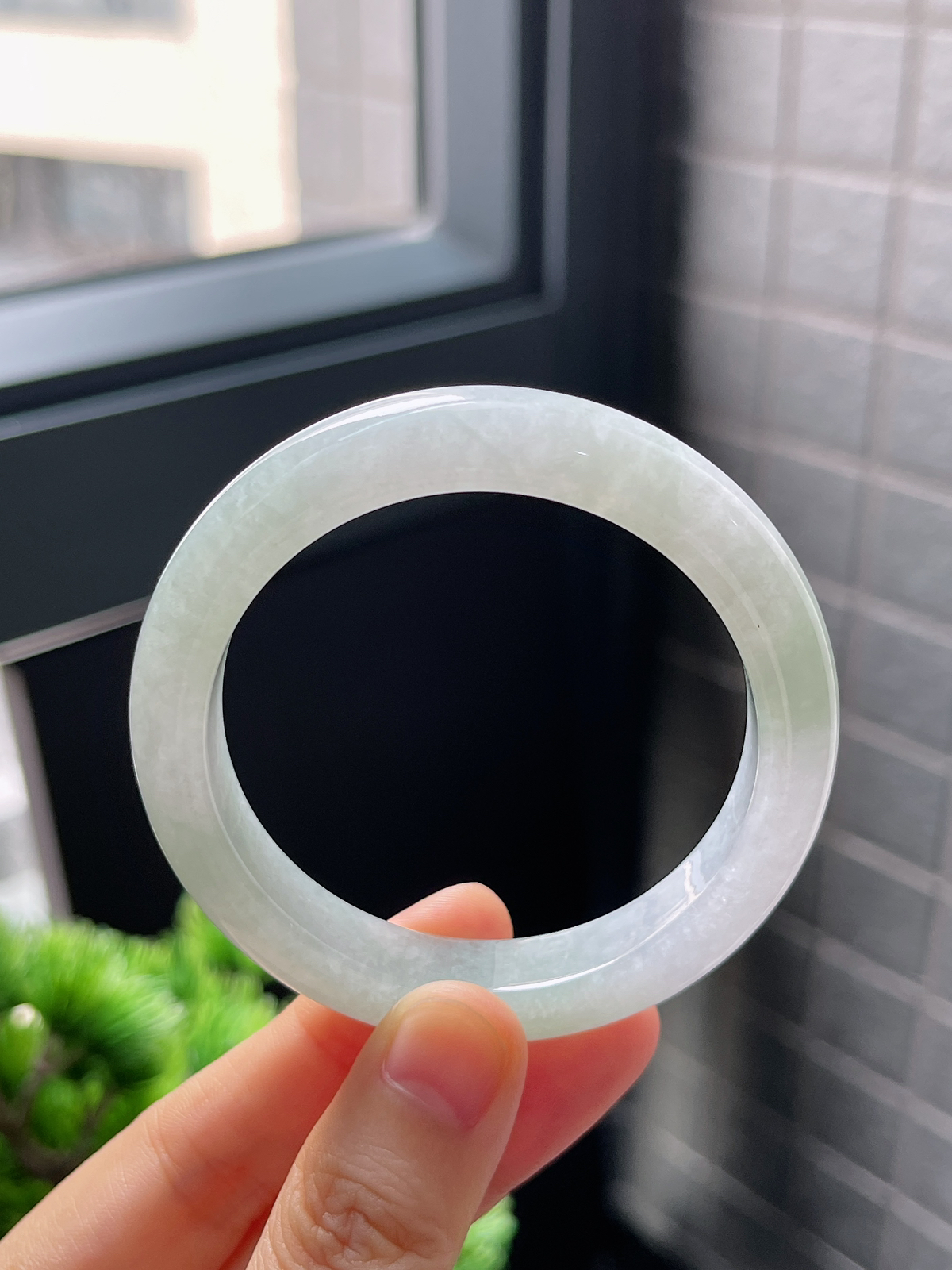 圈口50.5，冰糯浅绿色小圈口正圈翡翠手镯