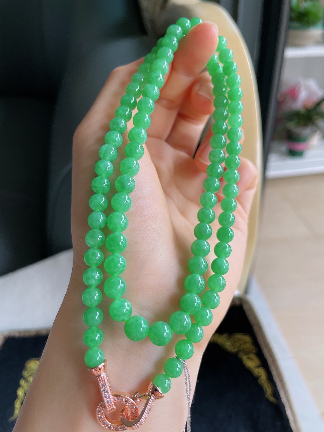 天然翡翠A货，冰满绿珠链，尺寸：6mm92颗。【编4241】