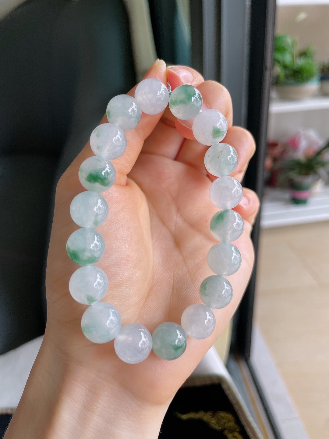 天然翡翠A货，冰飘花手串，尺寸：11.6mm。【编3780】