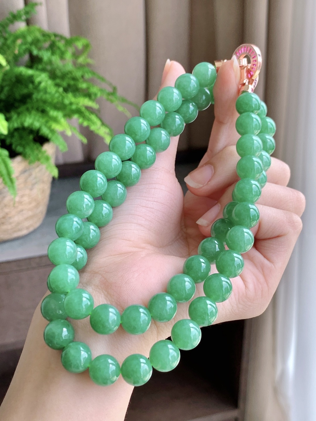 珠子冰阳绿珠链满绿圆珠子珠链说明缅料 性比高 满色尺寸10mm，30cm重量102克不议