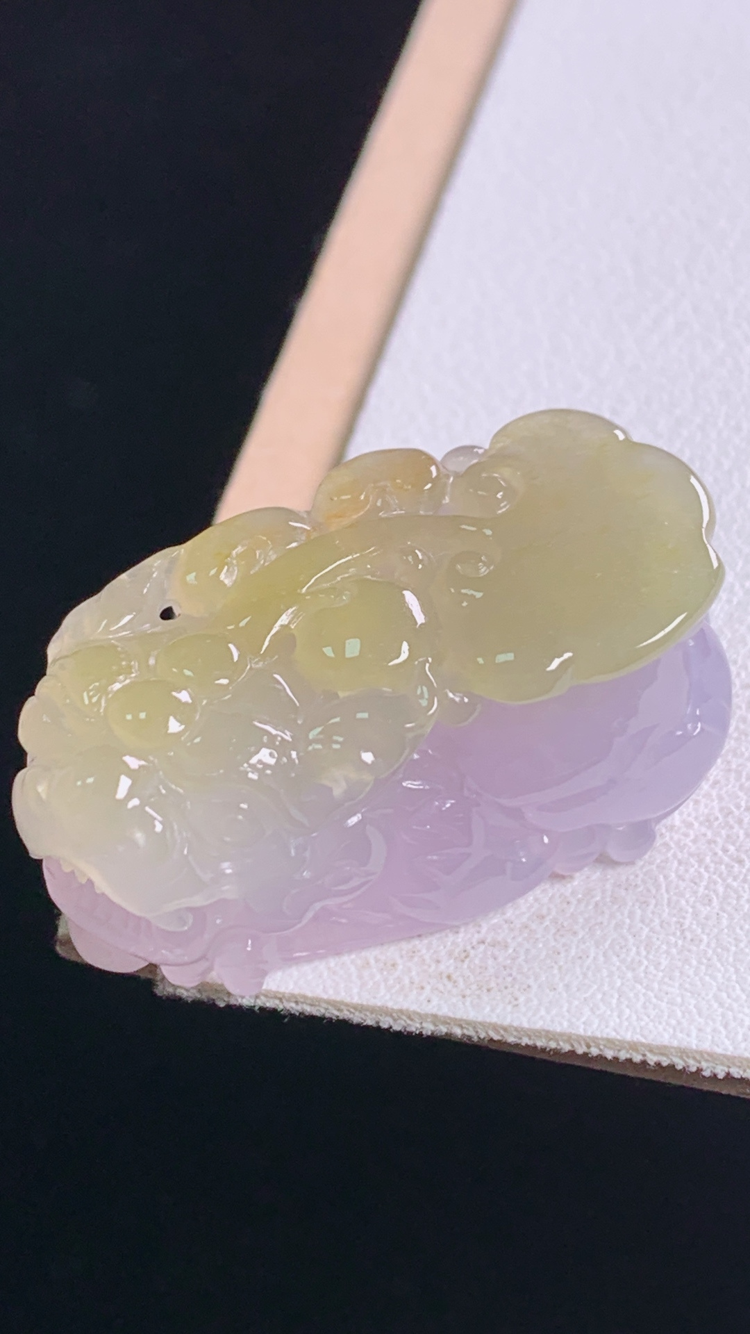 黄翡貔貅 天然黄翡，雕工精细，霸气， 尺寸:34.3-17.8-16.1mm 29