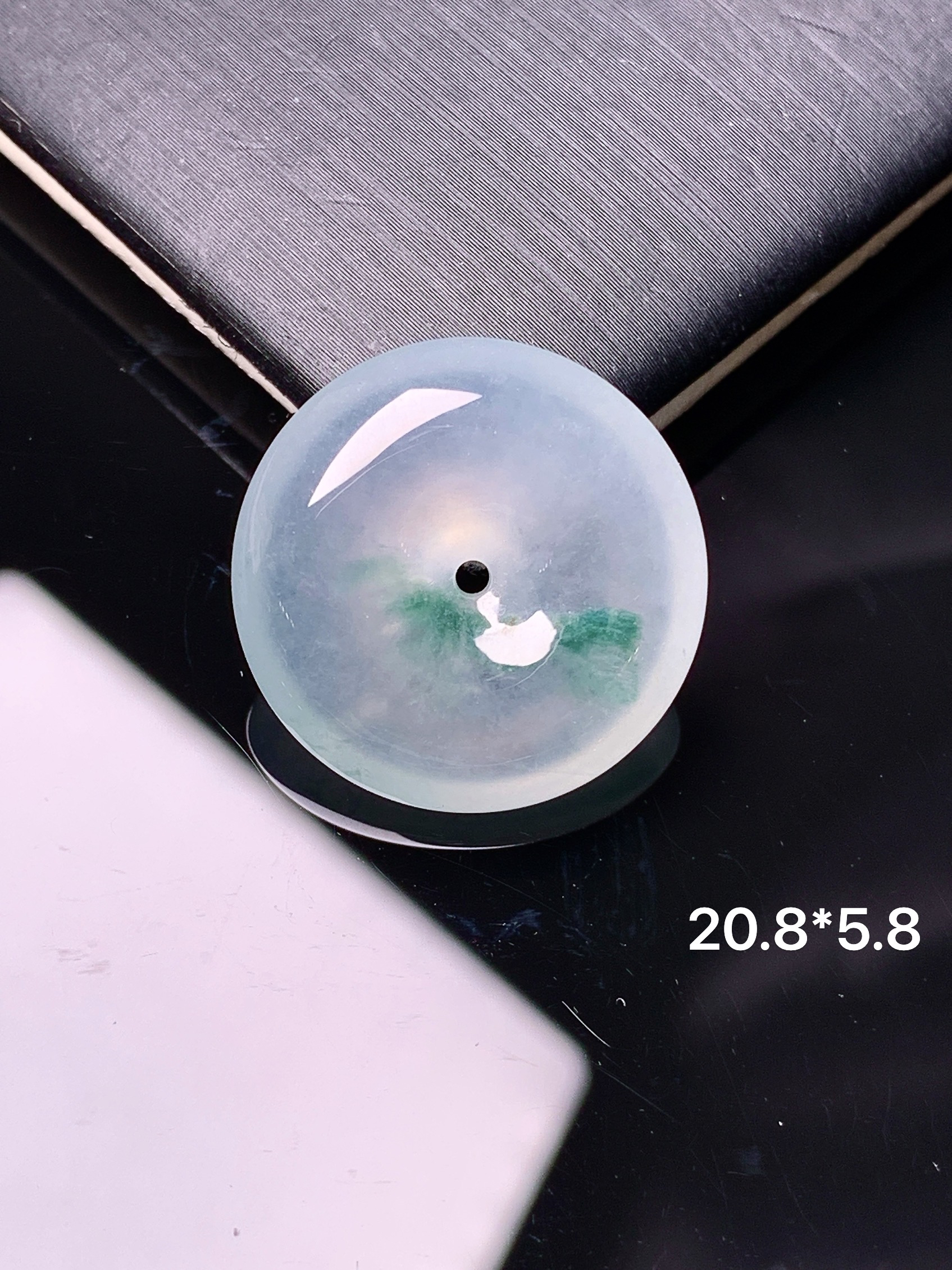 冰种平安扣吊坠 玉质细腻 色泽艳丽清新 整体尺寸20.8*5.8 c1