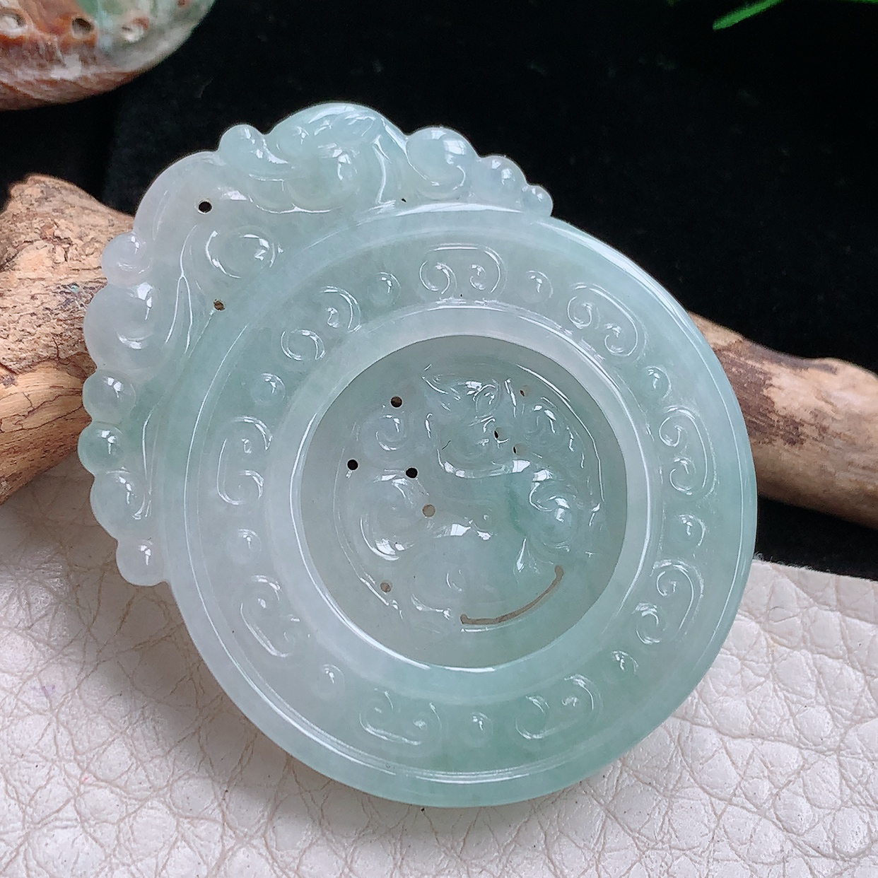 zen实拍43.8*35.6*4.6缅甸翡翠a货精雕飘花时来运转玉吊坠 玉挂件