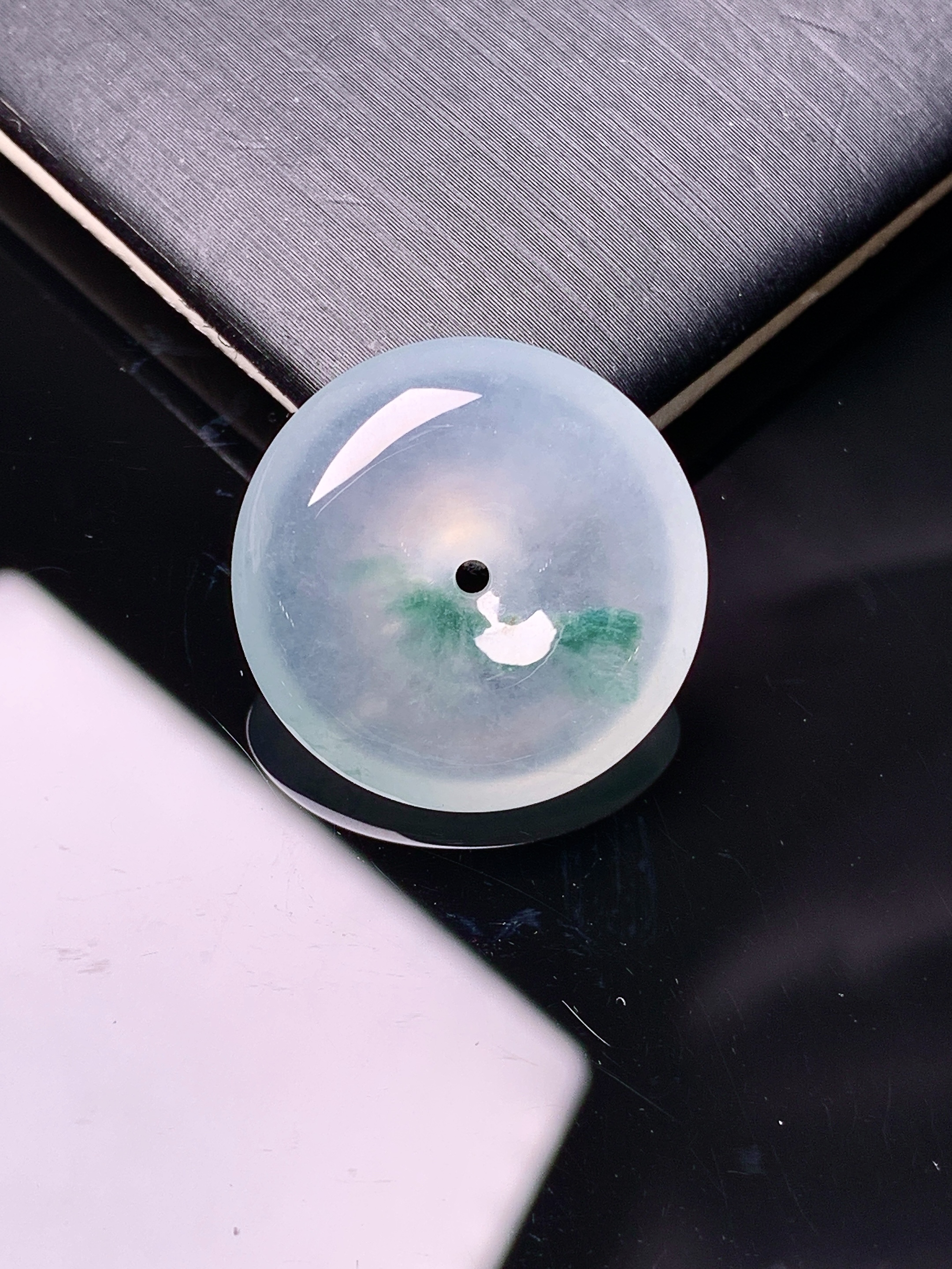 冰种平安扣吊坠 玉质细腻 色泽艳丽清新 整体尺寸20.8*5.8 c1