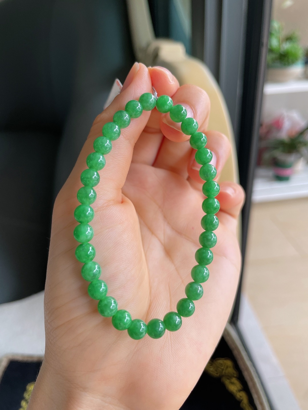 天然翡翠A货，冰满绿手串，尺寸：5.8mm。【编2650】