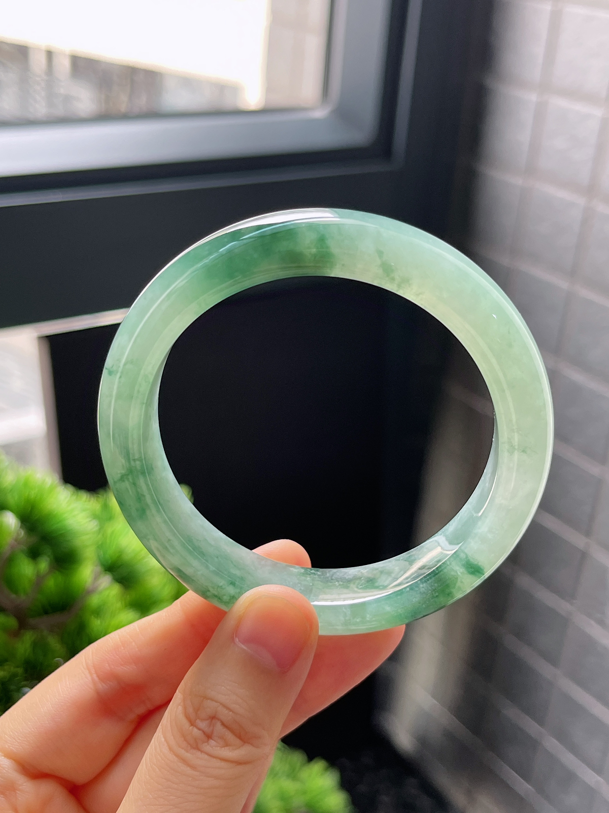 圈口54.7，冰糯飘花翡翠正圈手镯