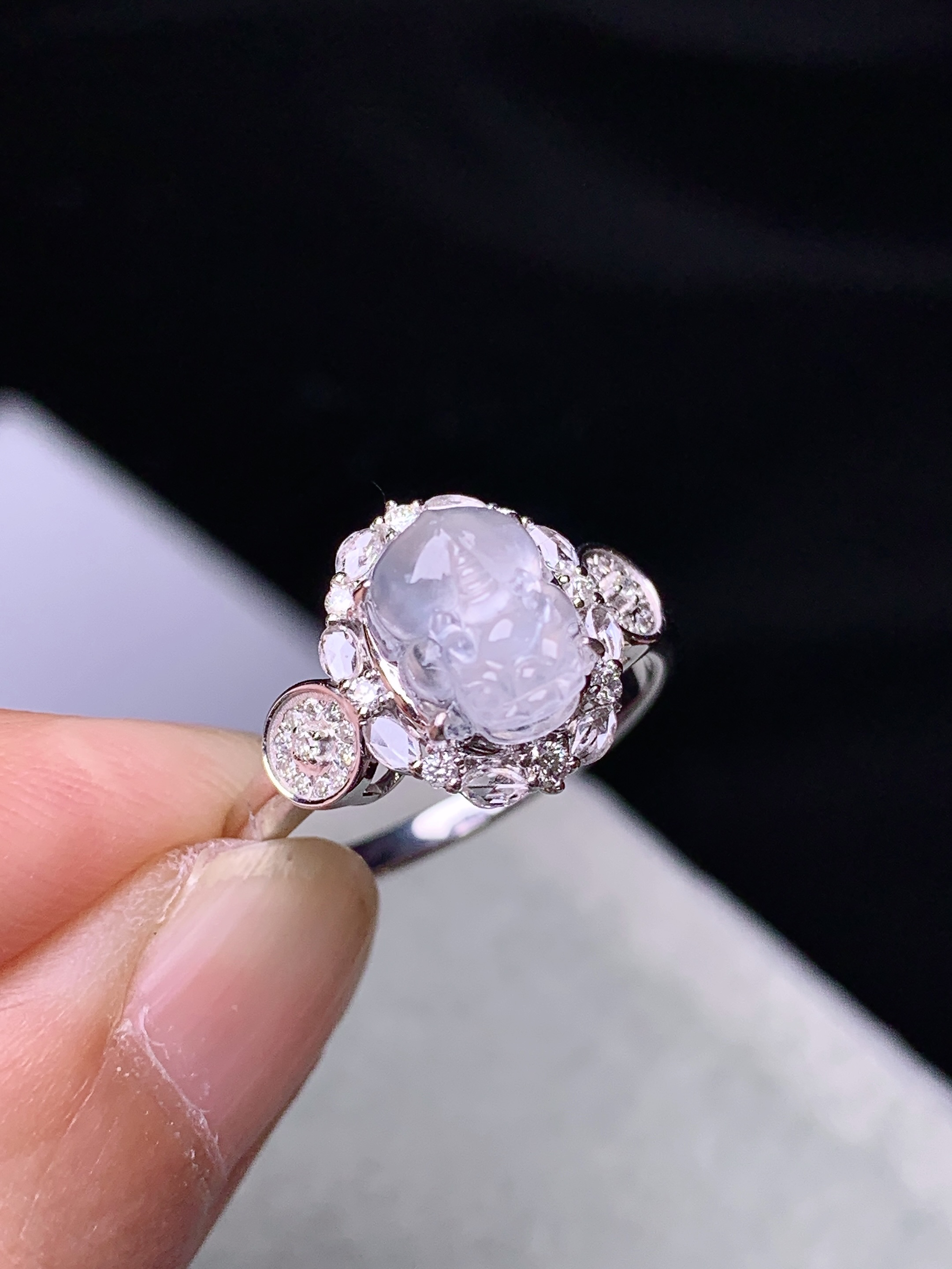 18k金钻镶嵌冰种貔貅戒指 玉质细腻 色泽艳丽清新 圈口14 整体尺寸12*9.6*8.8 s1
