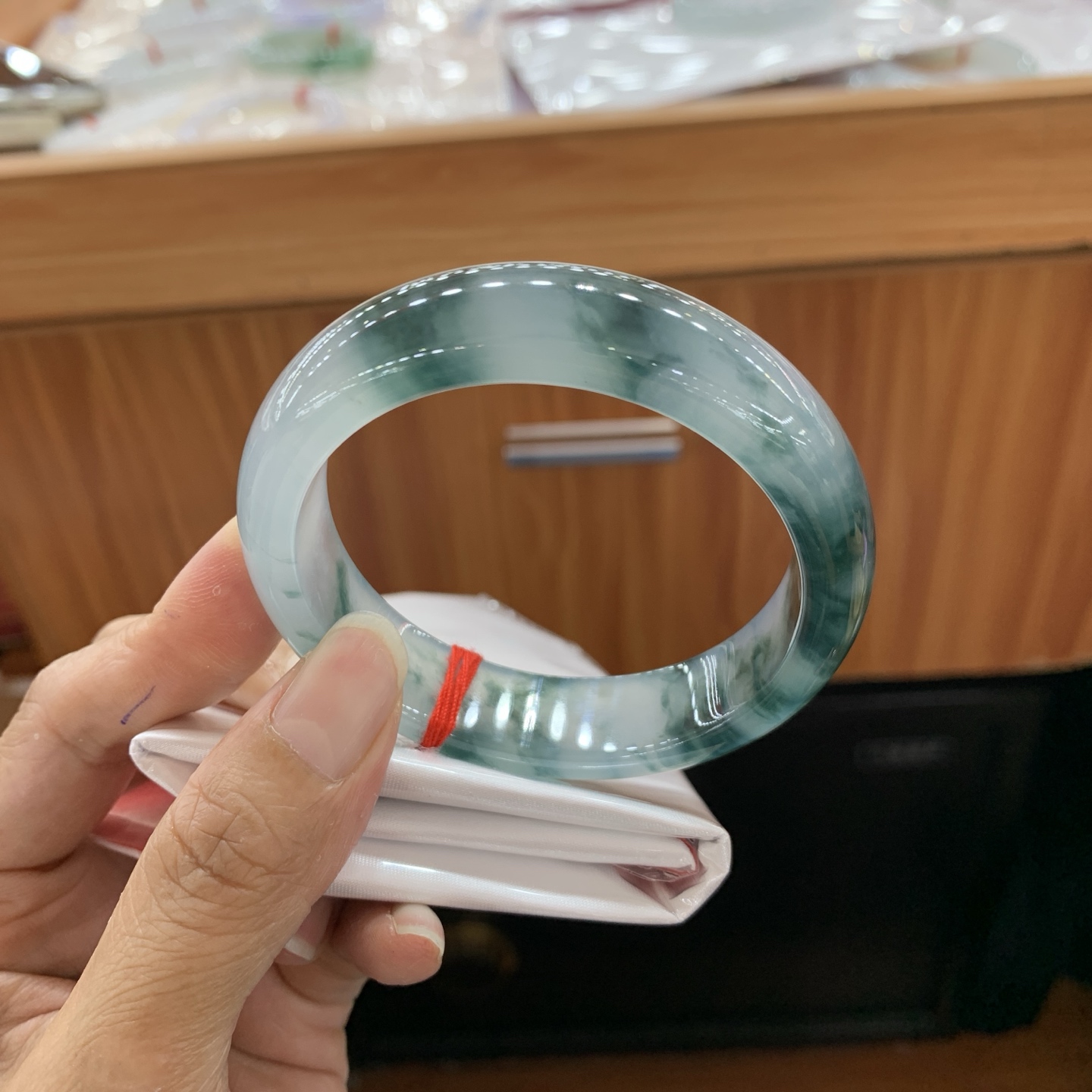 060128GX 冰飘花正圈翡翠手镯 57-15-8.4