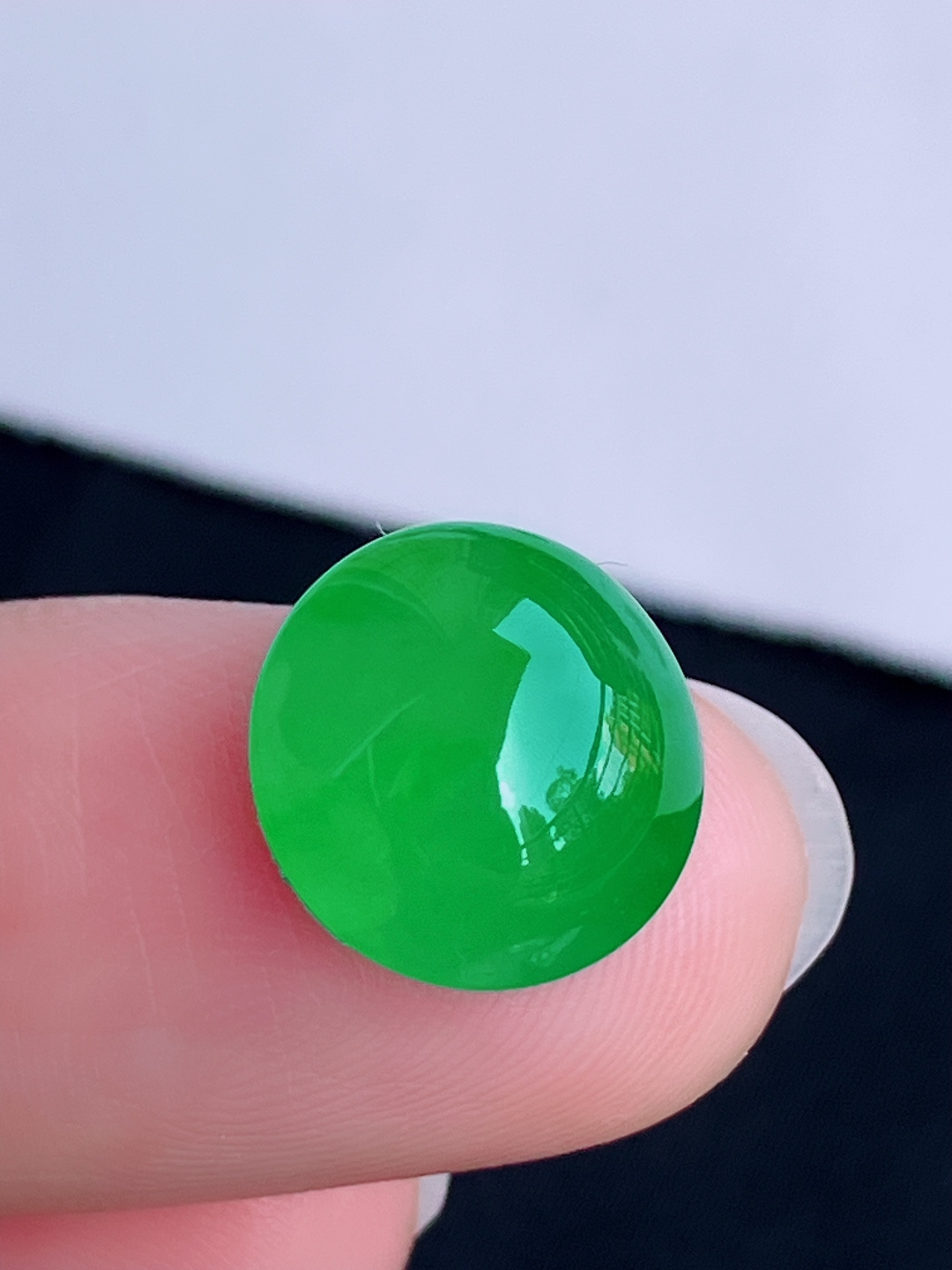 阳绿大蛋面，色美清爽，尺寸11.8/6.5/自然光实拍