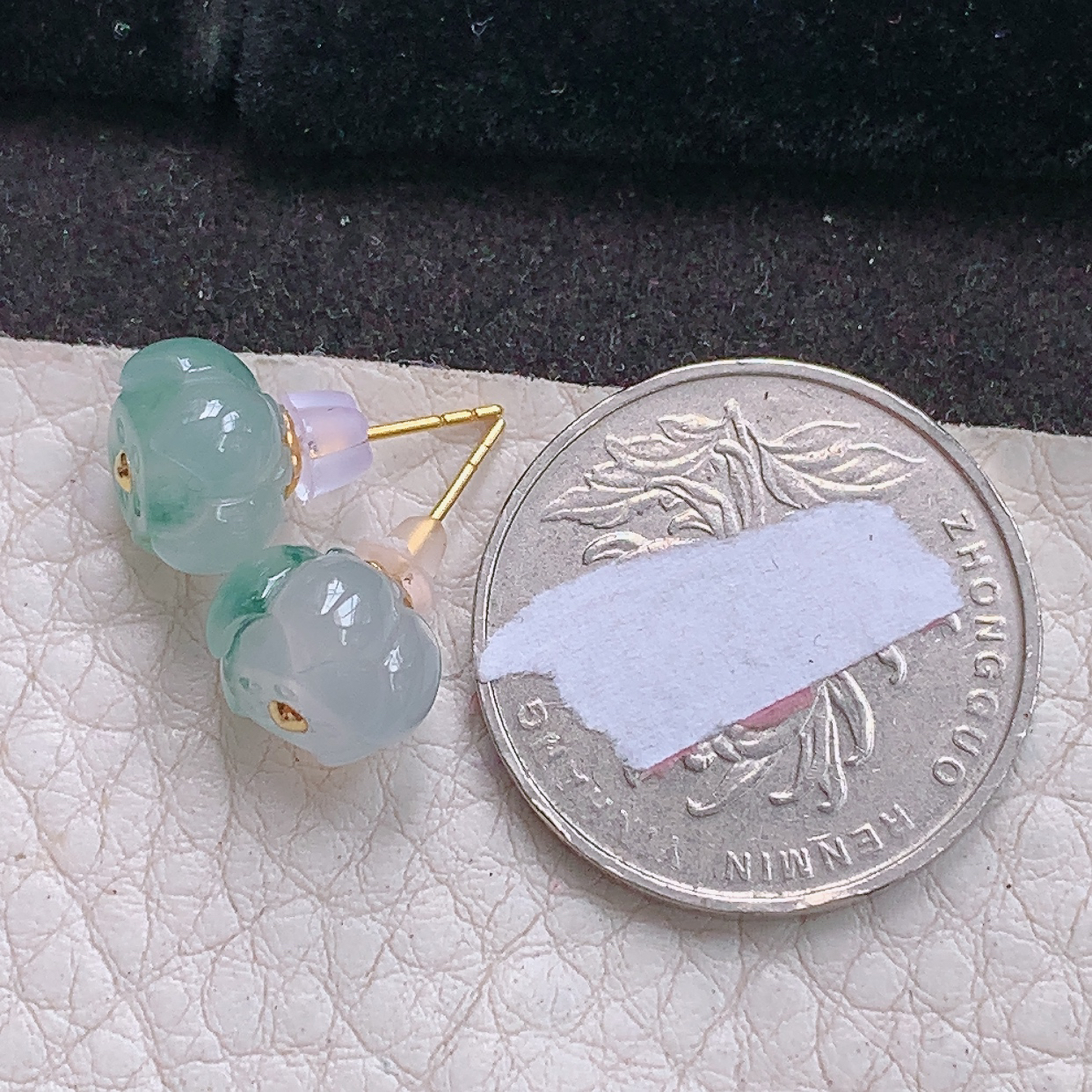 lz实拍10.2*7天然缅甸翡翠冰飘花莲蓬耳钉