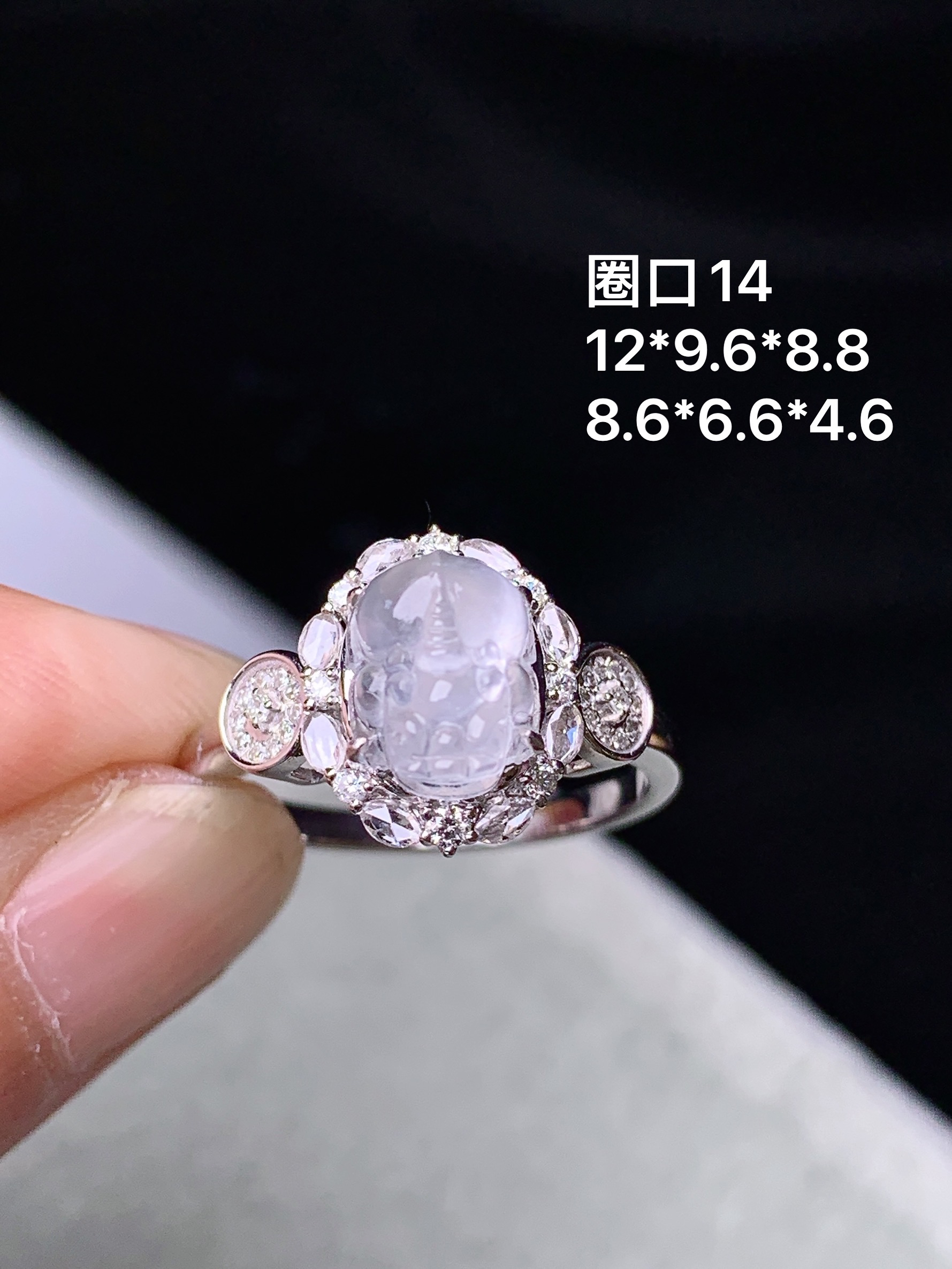 18k金钻镶嵌冰种貔貅戒指 玉质细腻 色泽艳丽清新 圈口14 整体尺寸12*9.6*8.8 s1