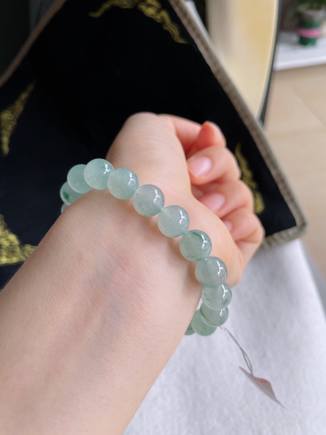 天然翡翠A货，冰飘花手串，尺寸：9.5mm。【编4071】