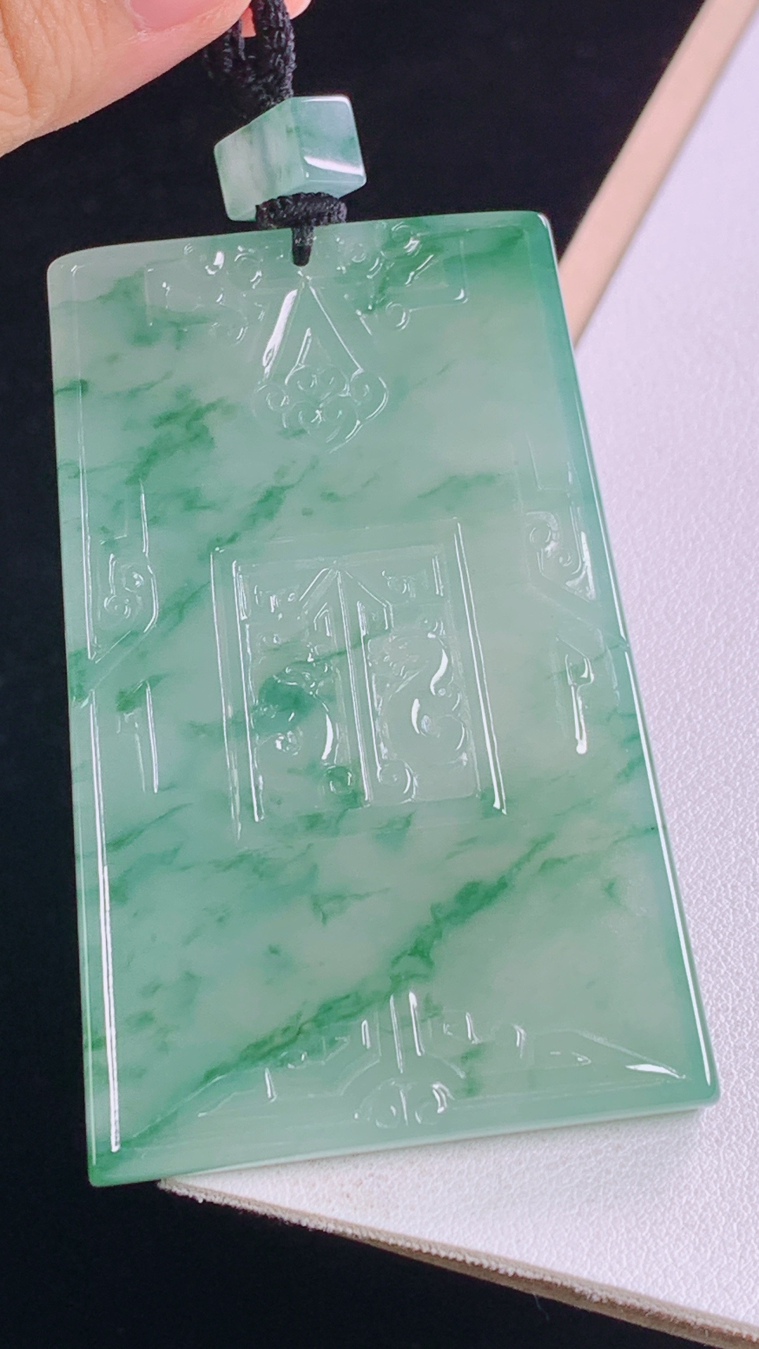 冰晴飘花仿古牌花色灵动，种色俱佳，无裂，尺寸:69.5-45.9-5.7mm 30