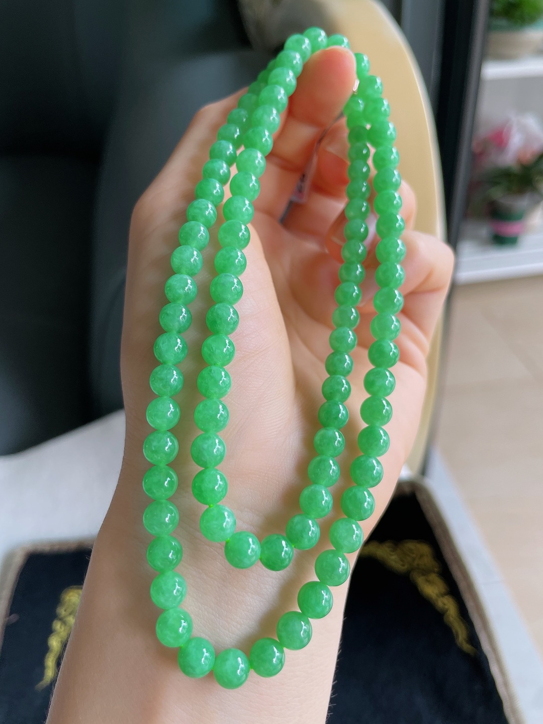 天然翡翠A货，冰满绿珠链，尺寸：6mm92颗。【编4241】
