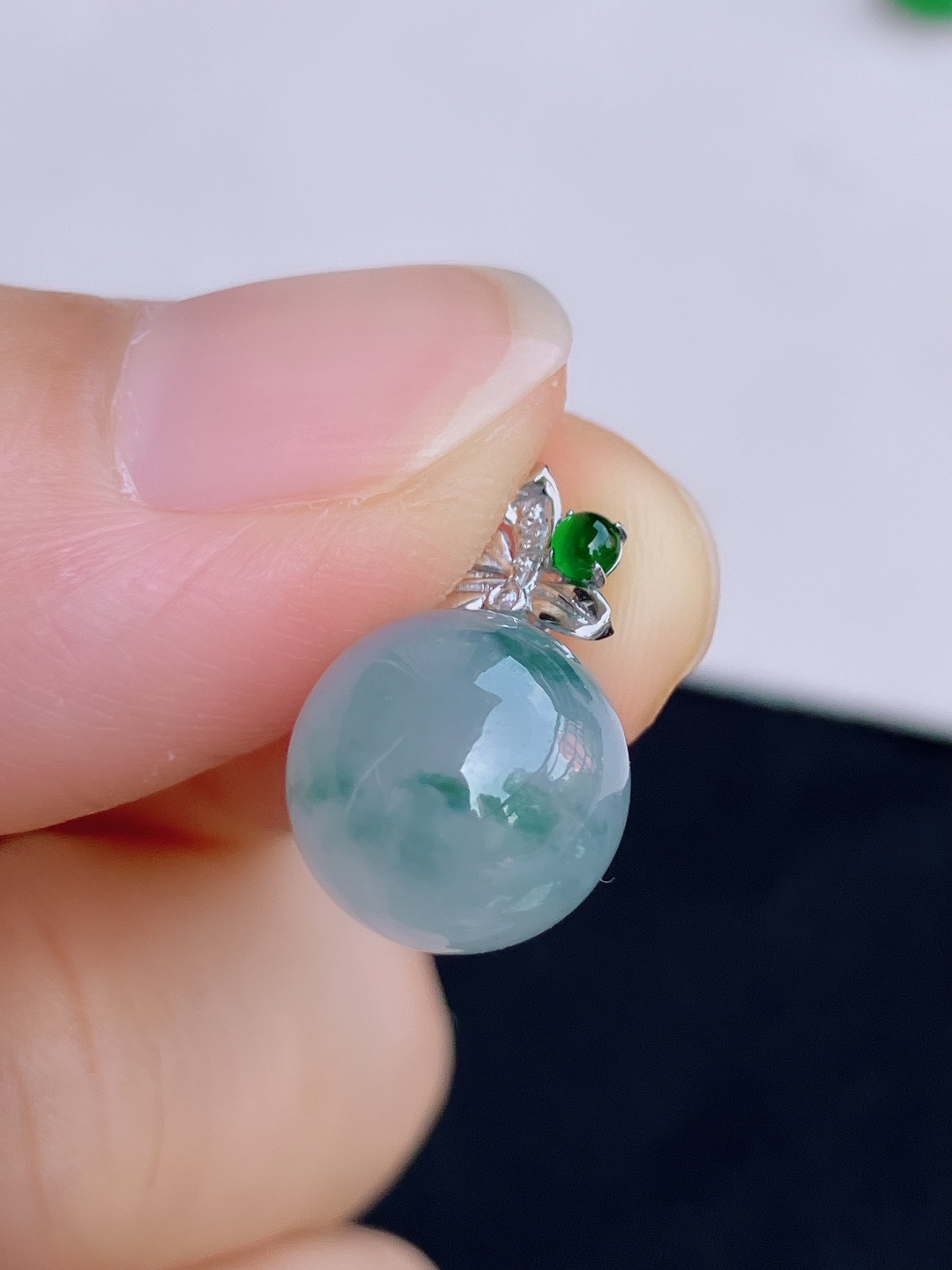 冰飘花圆珠吊坠，简约时尚，尺寸16.8/11/自然光实拍