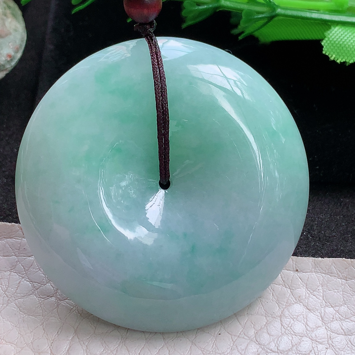 zen实拍49*12.8缅甸翡翠a货精雕饱满大平安扣 玉扣玉吊坠 玉挂件