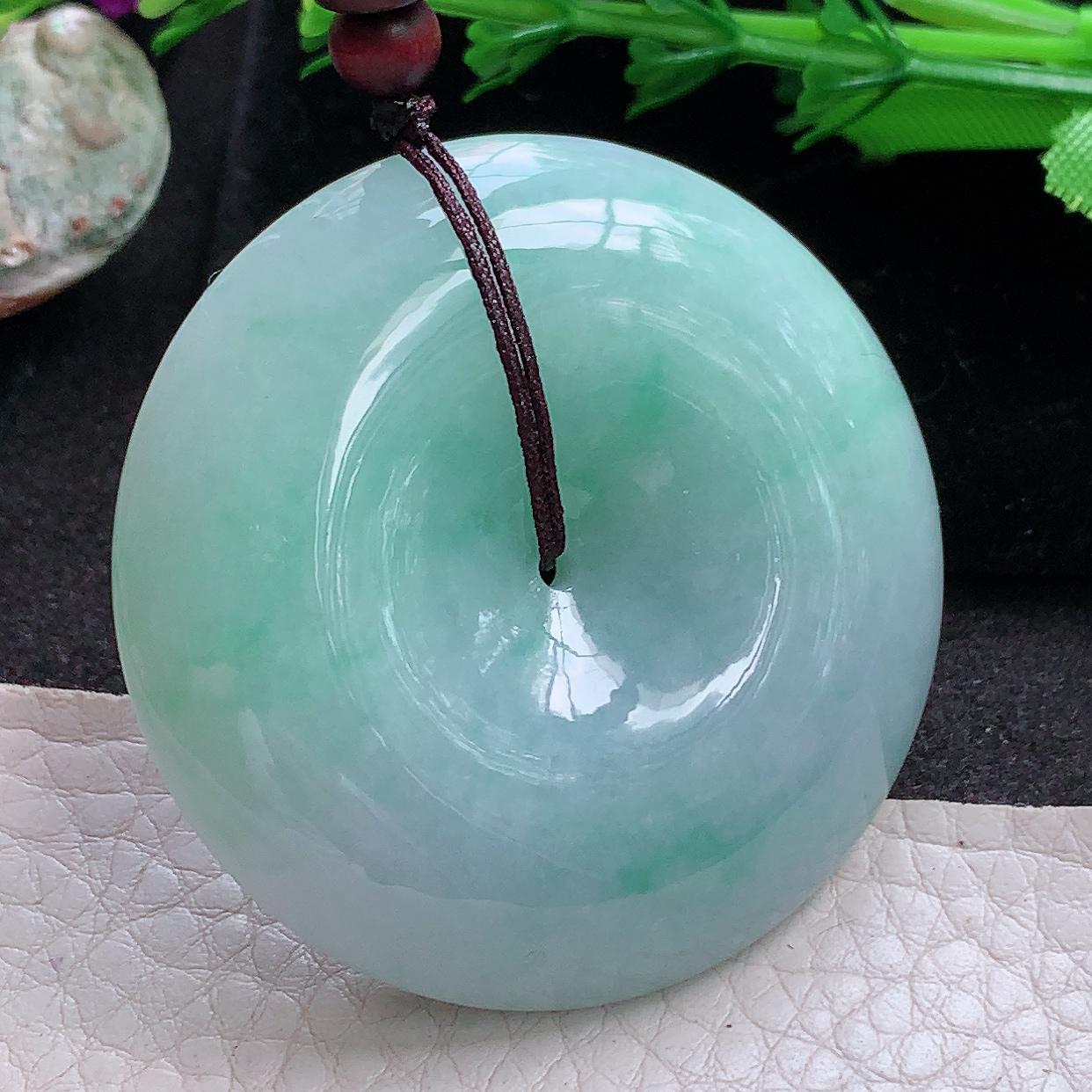 zen实拍49*12.8缅甸翡翠a货精雕饱满大平安扣 玉扣玉吊坠 玉挂件