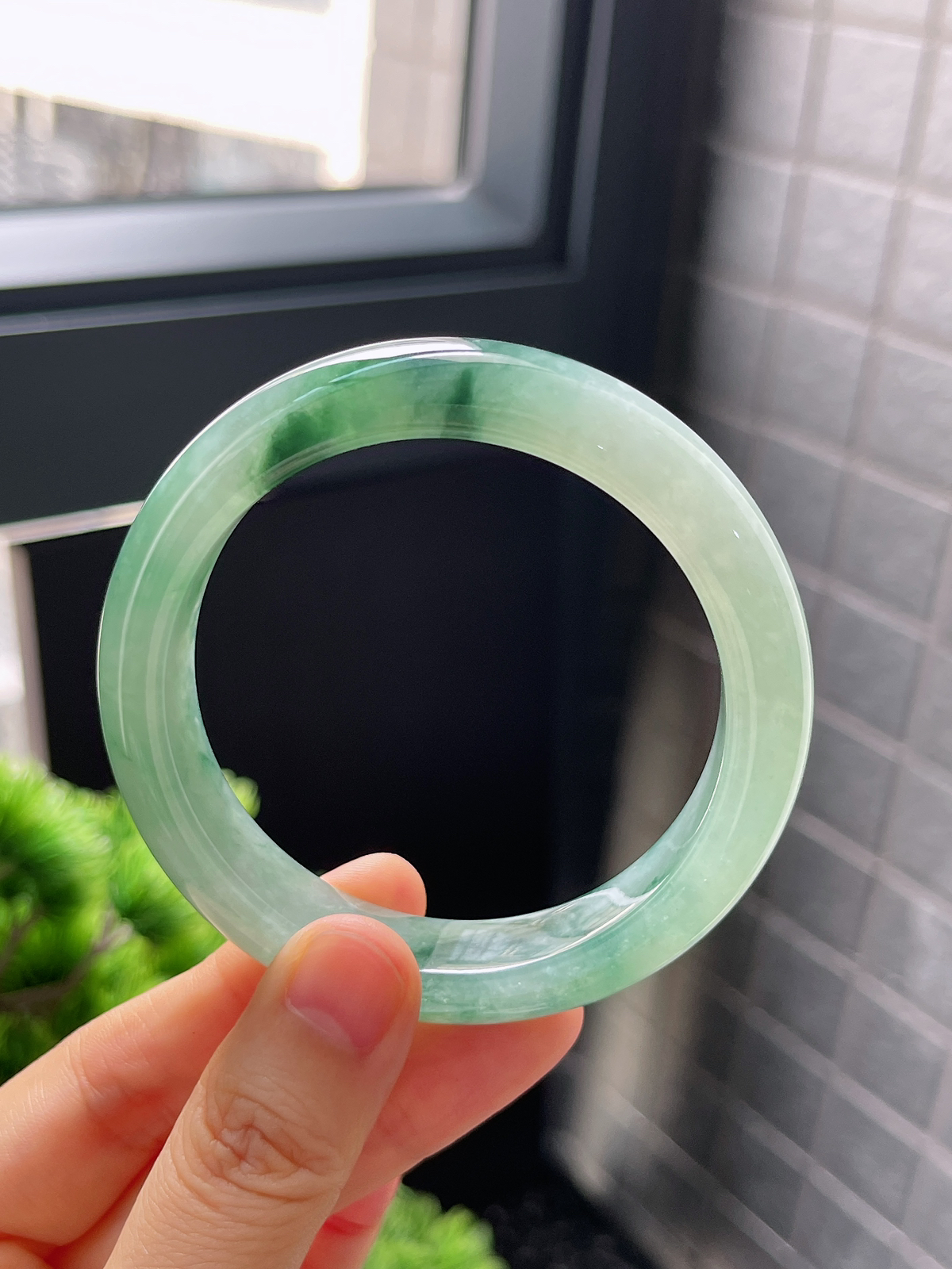 圈口54.7，冰糯飘花翡翠正圈手镯