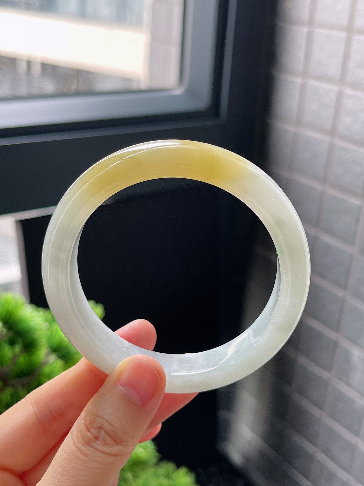 圈口57.6，冰糯浅黄色翡翠正圈手镯