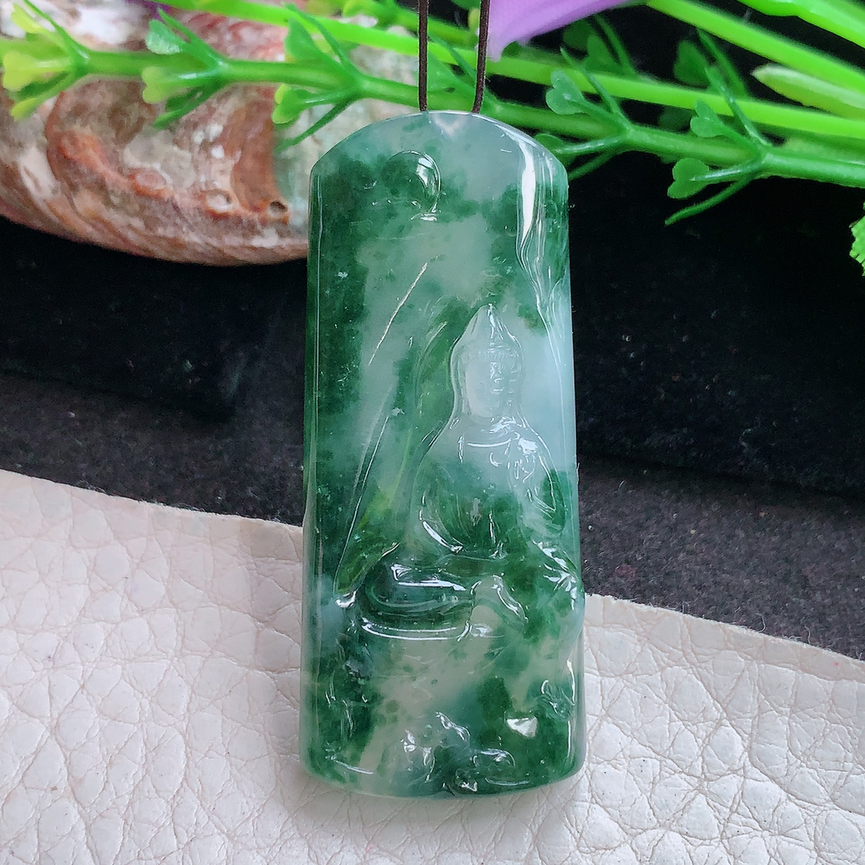 lz实拍49*21*5.6天然缅甸翡翠冰飘花持莲观音 玉观音玉吊坠 玉挂件