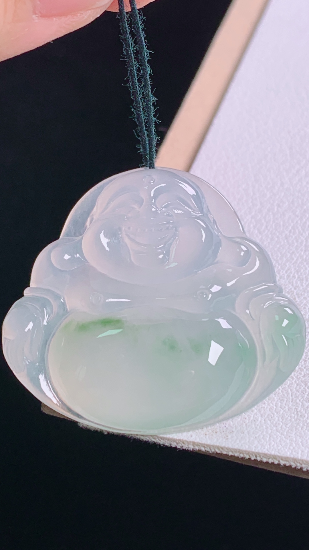 冰飘花佛公，一刀切 花色灵动，清透细腻，无裂 尺寸:30.9-34.6-5.9mm 28
