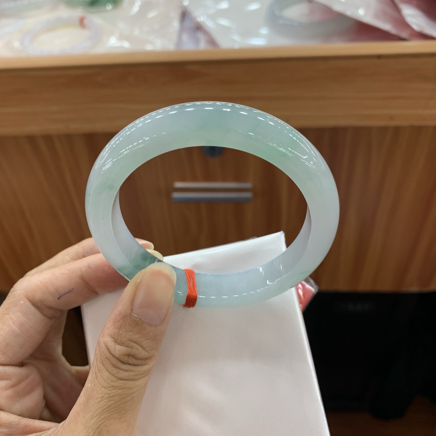 060105MMJ 飘花正圈翡翠手镯 57-11.4-8.4