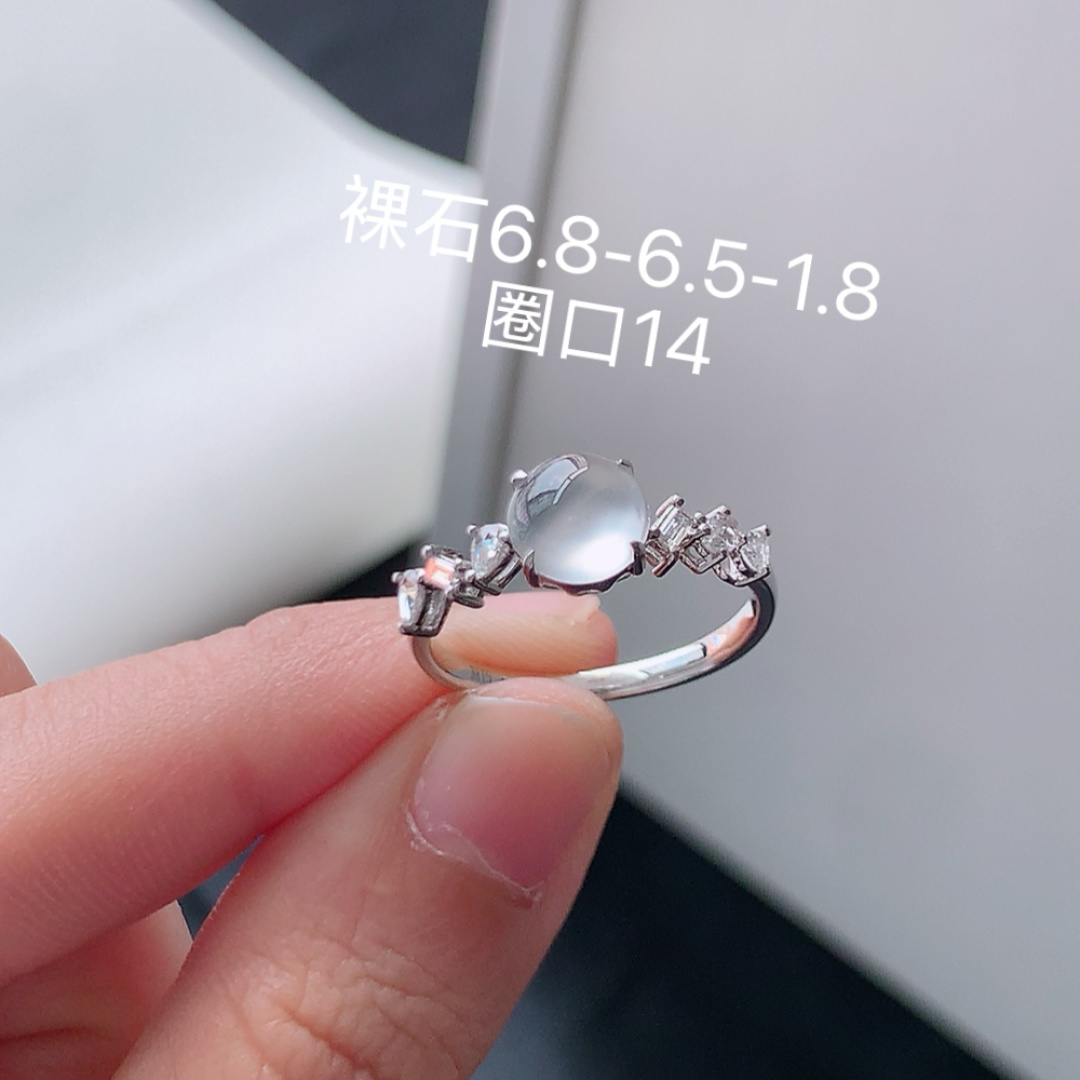 女戒   水润起光感  无裂   上手优雅时尚货号49531，6.8-6.5-1.8
