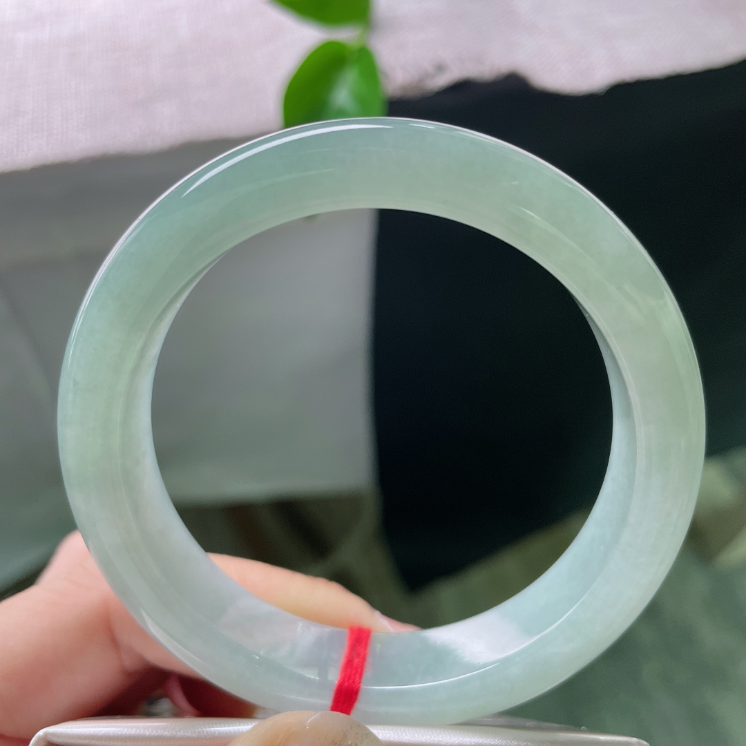 58/12.6/8.3，绿底正圈，清润通透，颜色淡雅倾心，不张扬的美，棉根，无裂，ss51459a