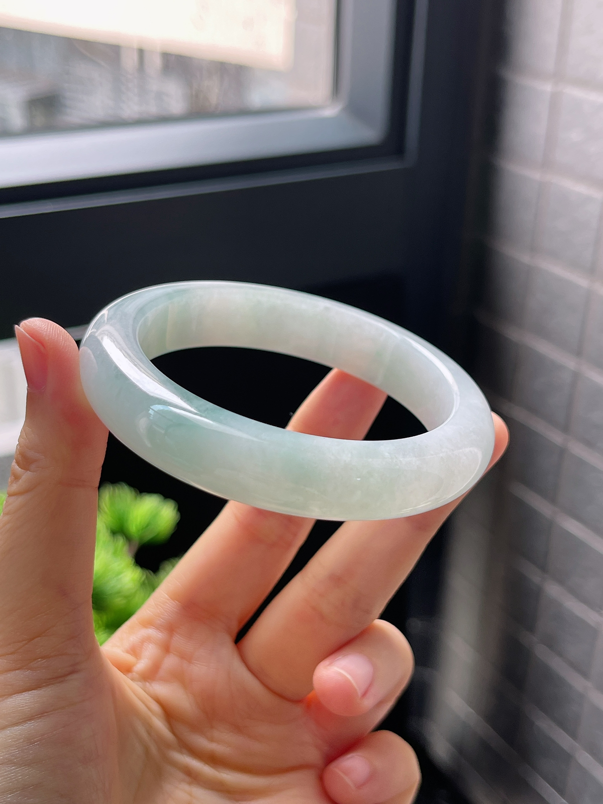 圈口55，冰糯淡绿色翡翠正圈手镯
