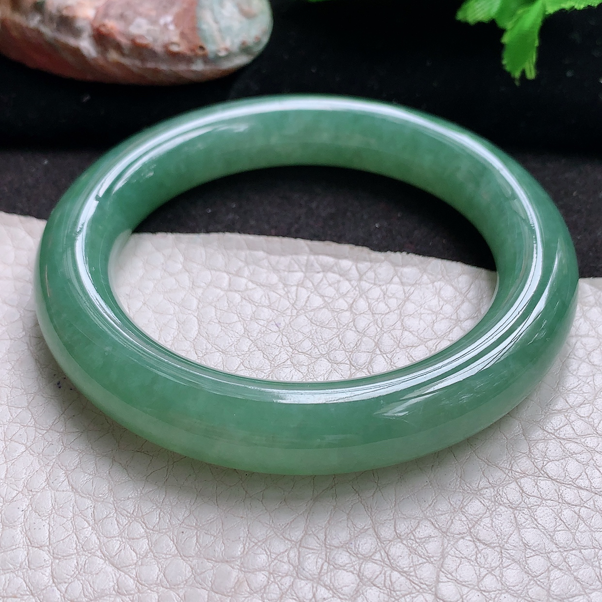 js实拍57*11.8*11.5胖圆镯 翡翠a货玉手镯满绿水润圆条珠宝玉手环