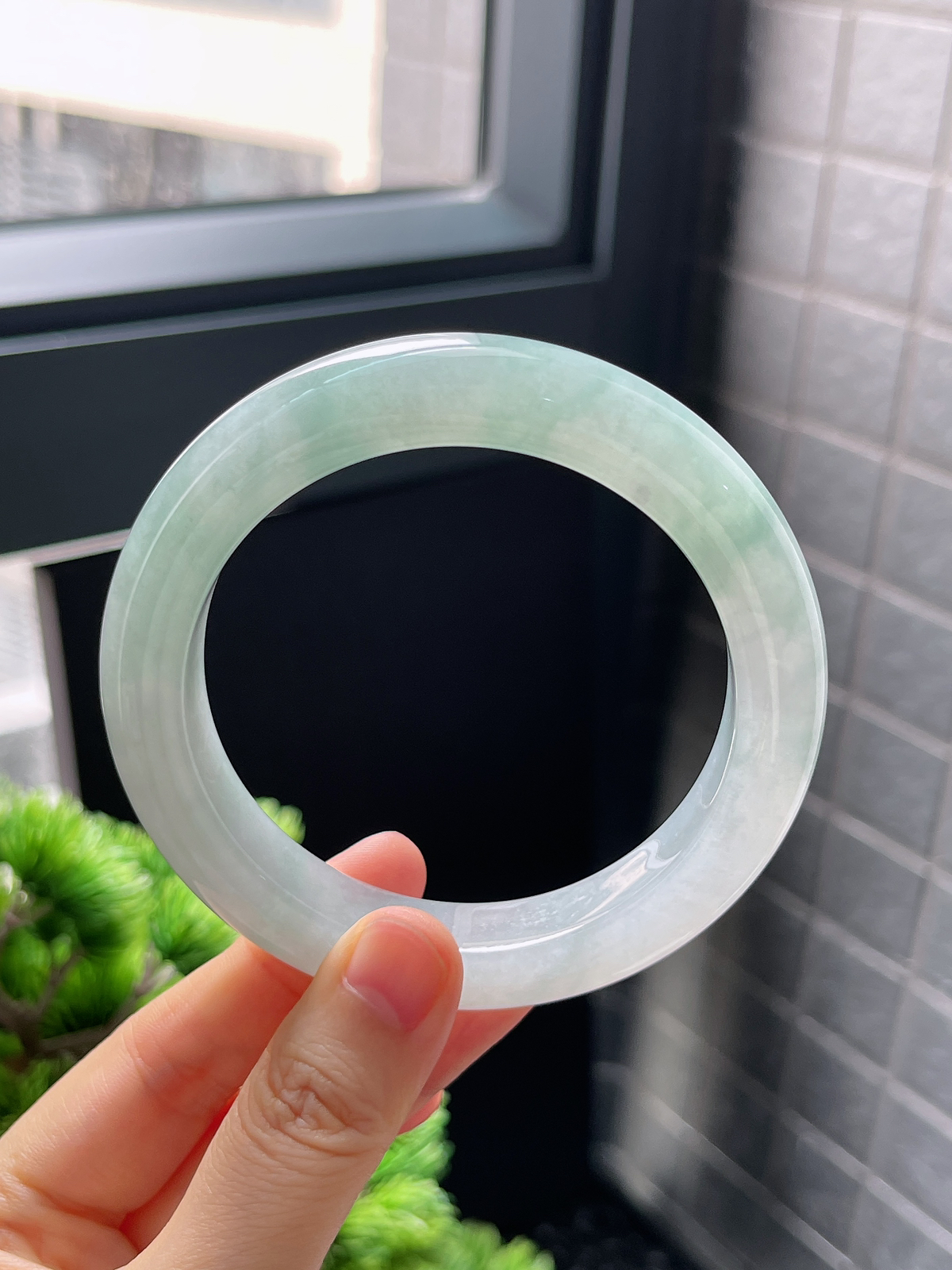 圈口60.5，冰糯浅绿色厚装翡翠正圈手镯，大圈口福利 端庄大气