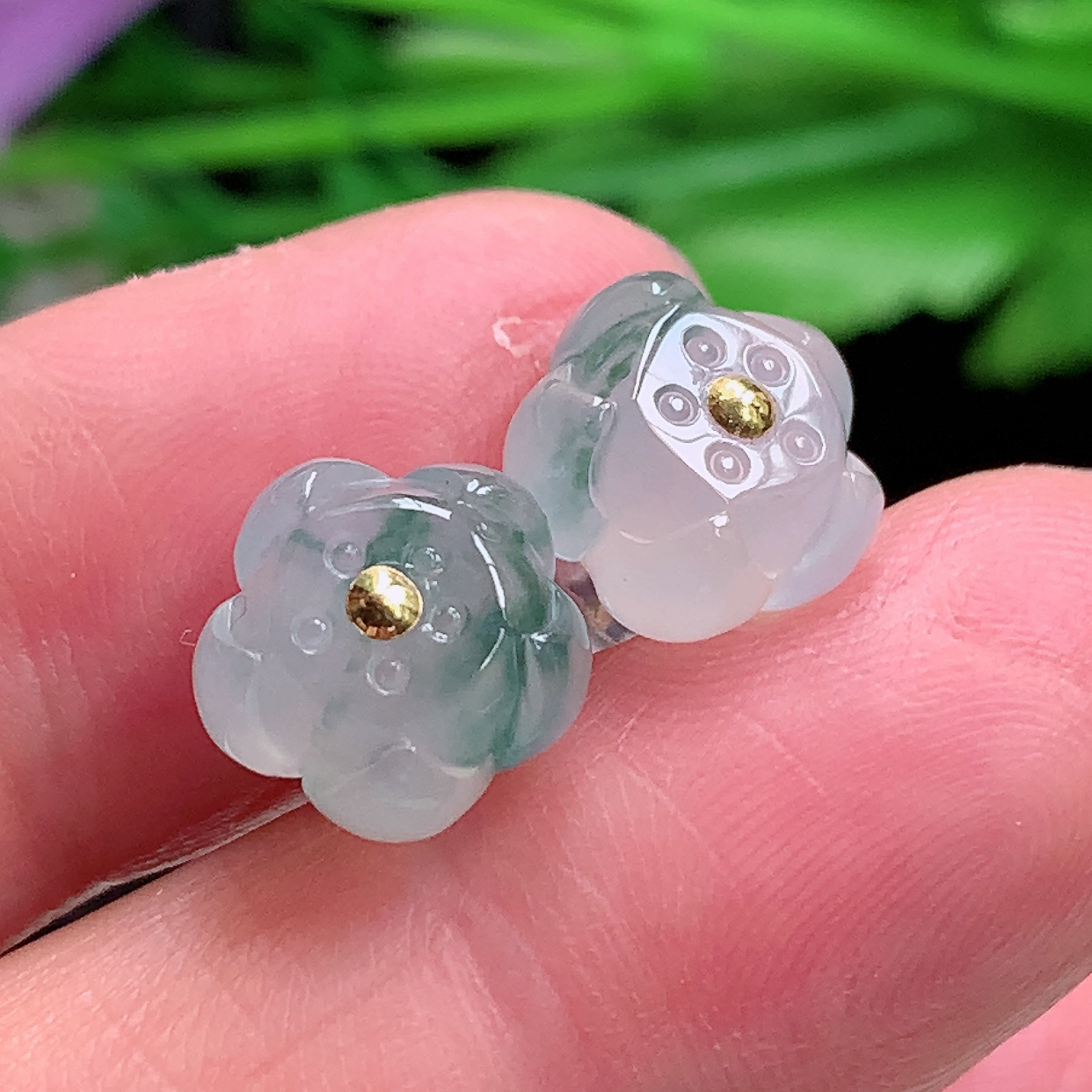 lz实拍10.2*7天然缅甸翡翠冰飘花莲蓬耳钉