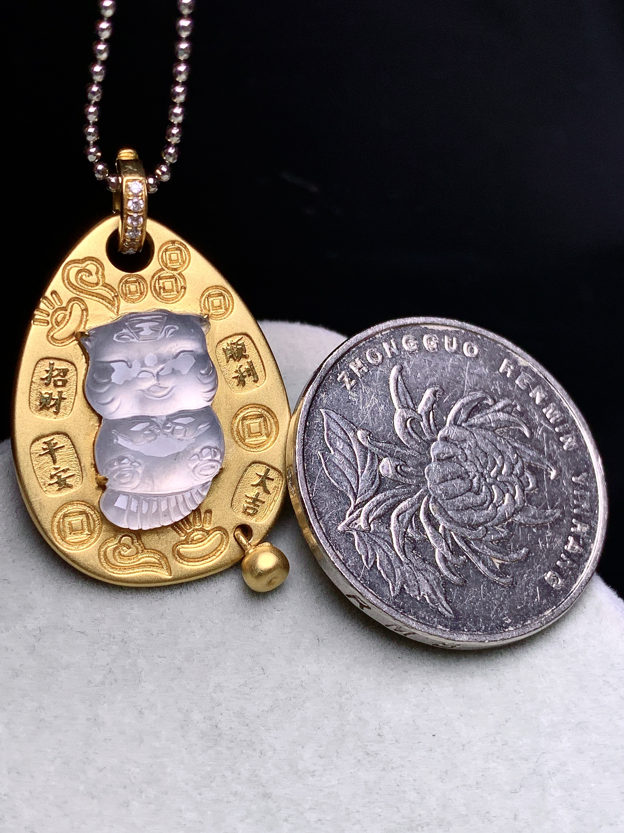 18k金镶嵌冰种招财猫吊坠 玉质细腻 色泽艳丽清新 整体尺寸32*19.5*4 m5